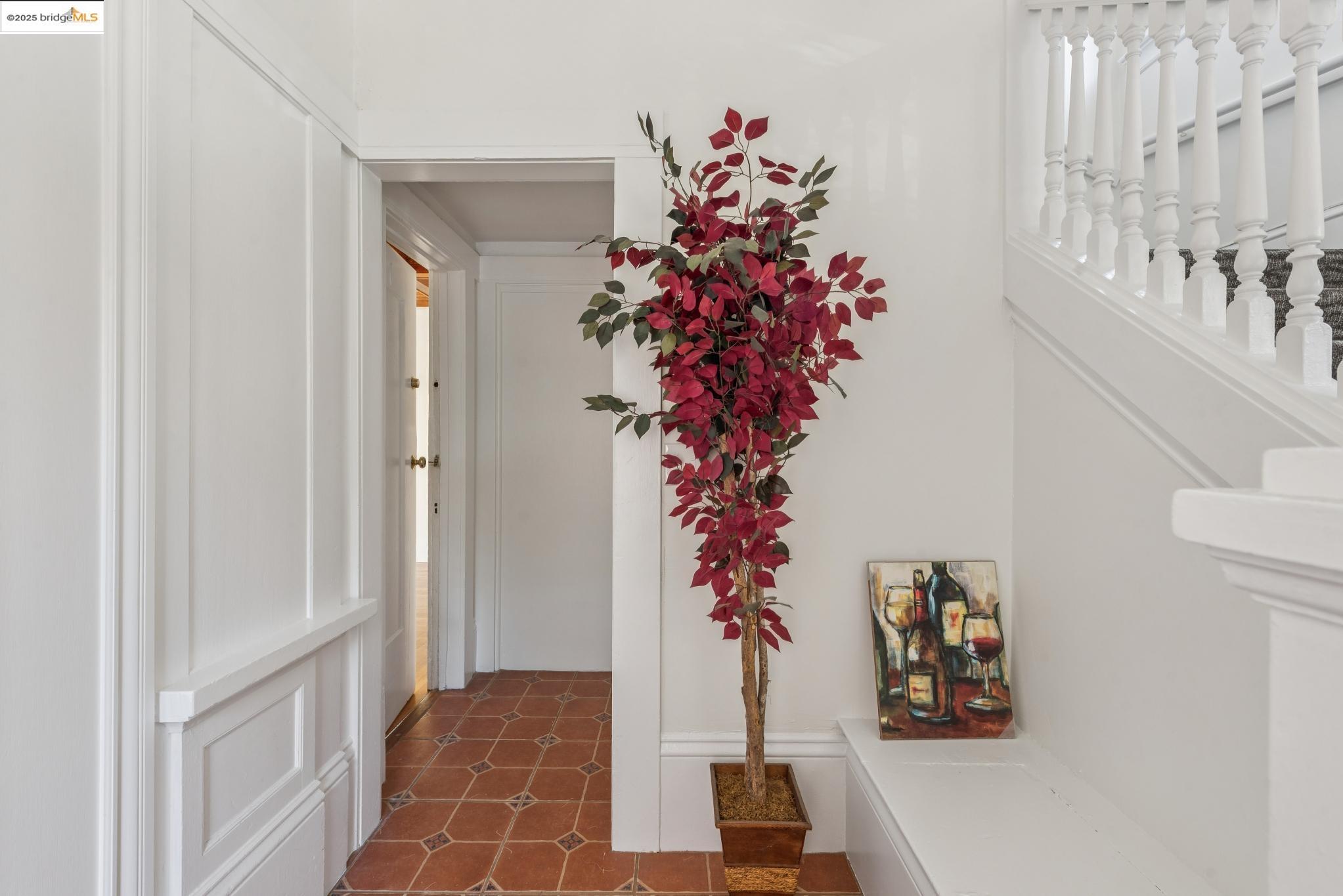 Detail Gallery Image 3 of 36 For 558 58th St, Oakland,  CA 94609 - – Beds | – Baths