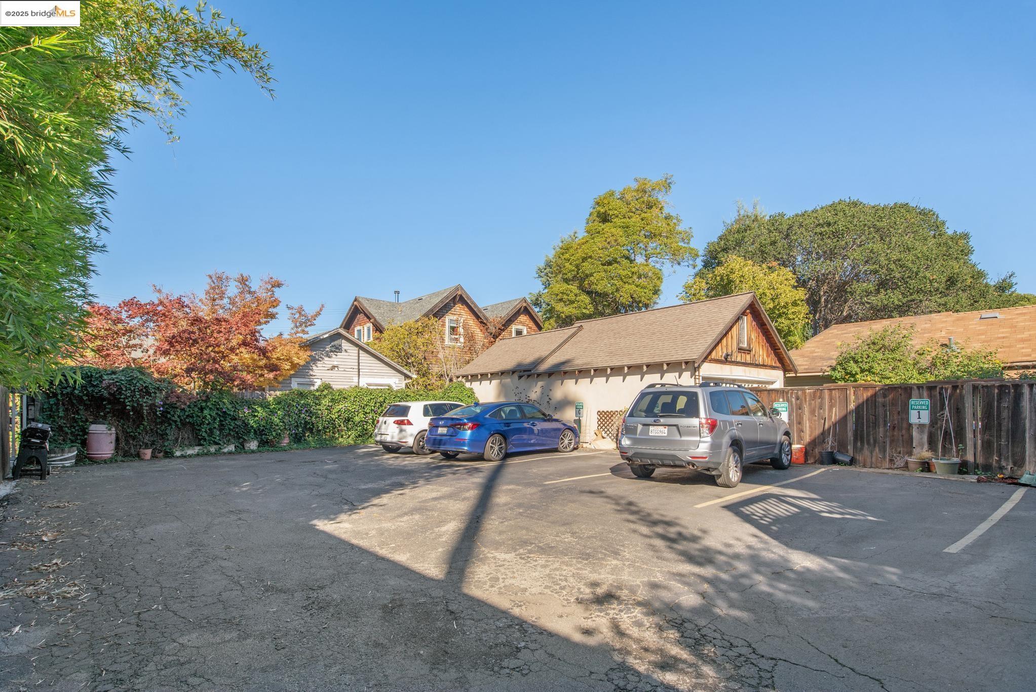 Detail Gallery Image 32 of 36 For 558 58th St, Oakland,  CA 94609 - – Beds | – Baths