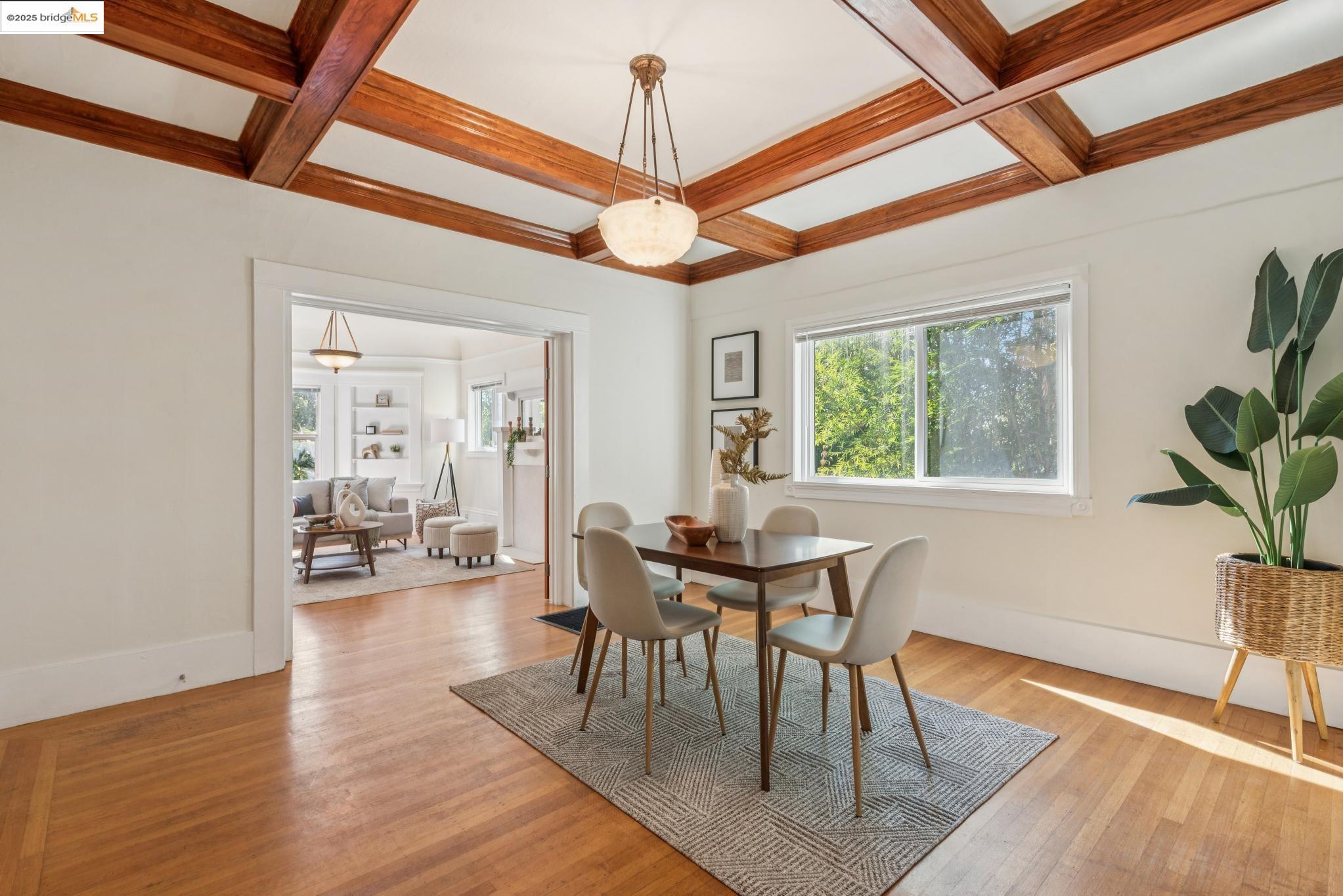 Detail Gallery Image 5 of 36 For 558 58th St, Oakland,  CA 94609 - – Beds | – Baths