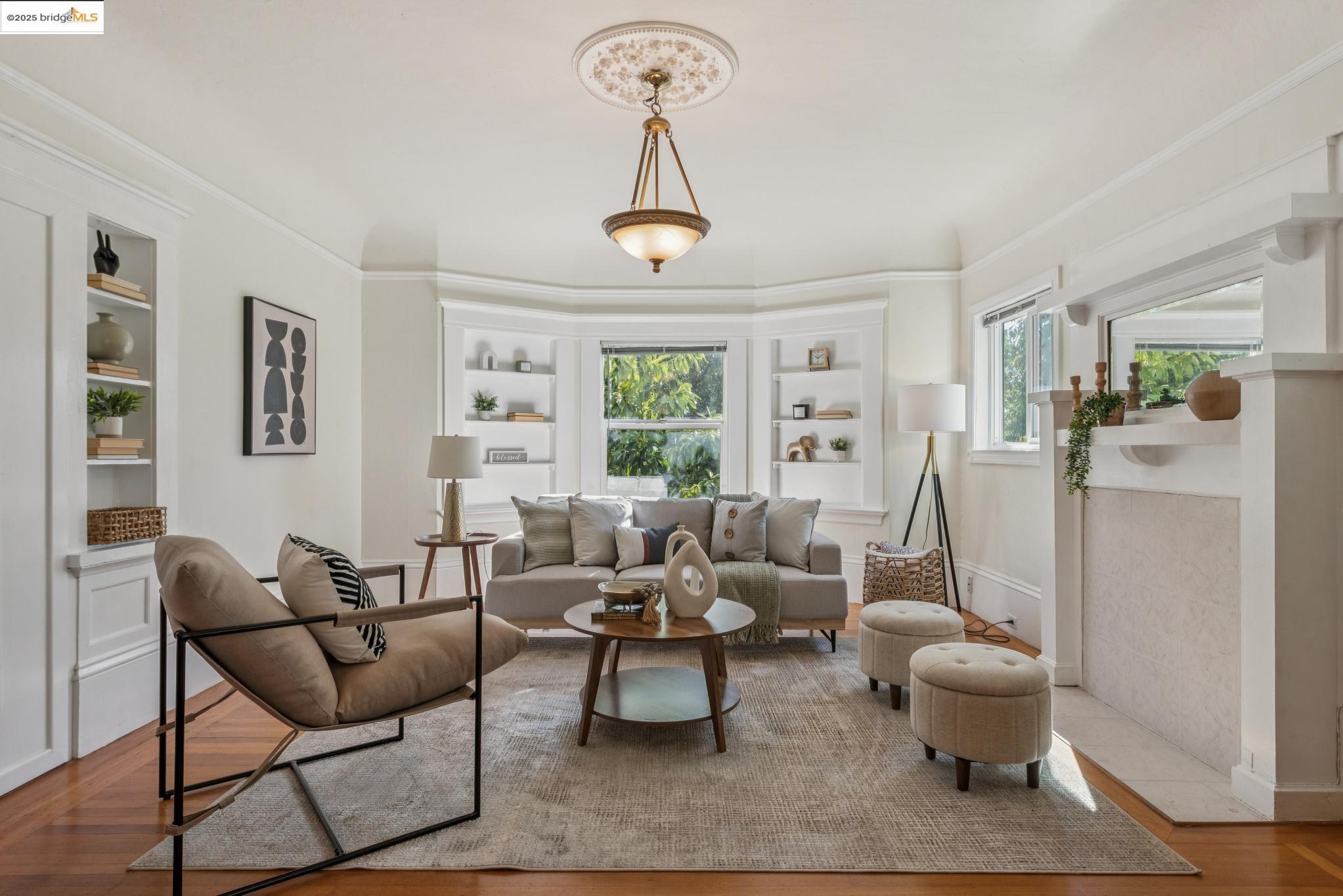 Detail Gallery Image 6 of 36 For 558 58th St, Oakland,  CA 94609 - – Beds | – Baths