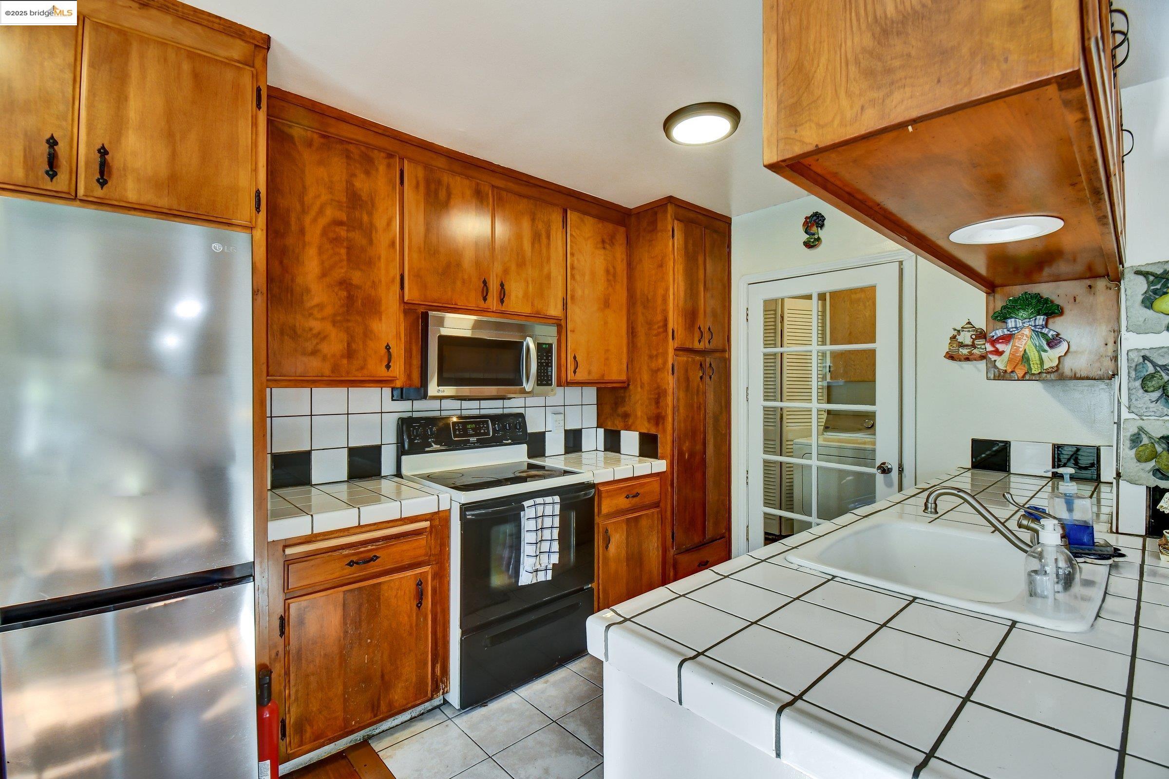 Detail Gallery Image 14 of 36 For 532 Lexington Avenue, El Cerrito,  CA 94530 - 3 Beds | 2 Baths