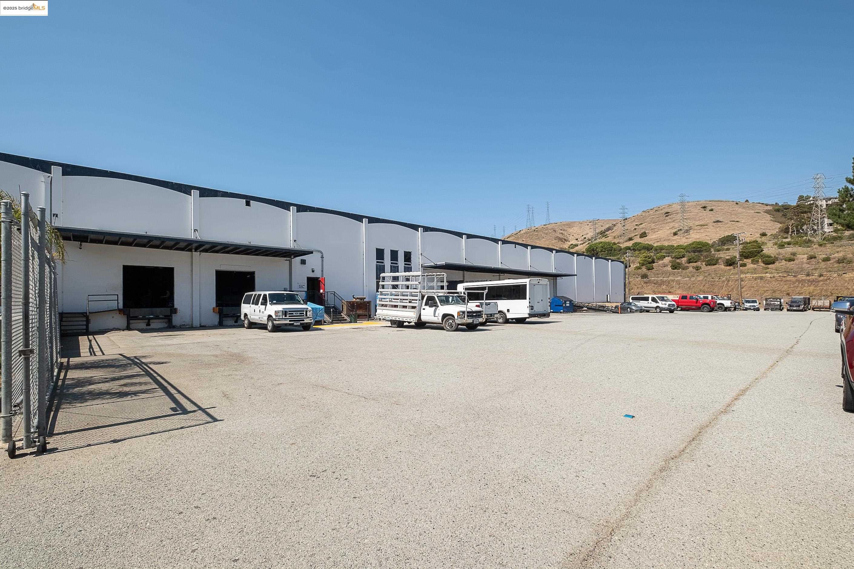 Detail Gallery Image 1 of 33 For 430 Valley Dr, Brisbane,  CA 94005 - – Beds | – Baths