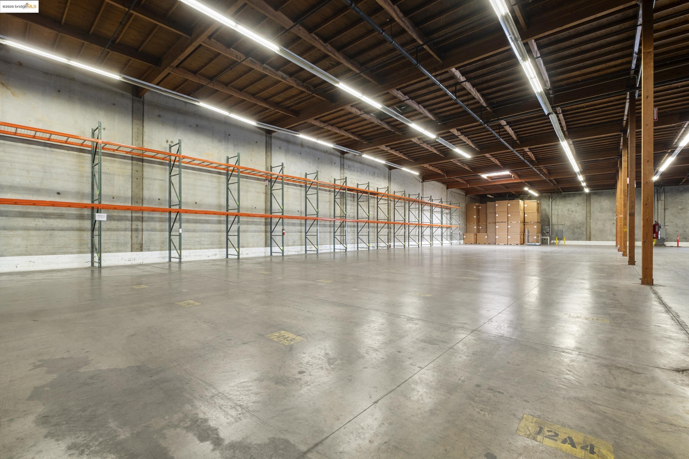 Detail Gallery Image 14 of 33 For 430 Valley Dr, Brisbane,  CA 94005 - – Beds | – Baths