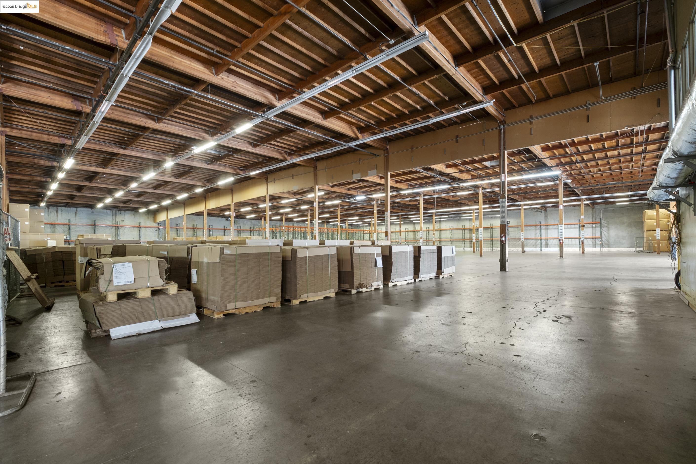 Detail Gallery Image 15 of 33 For 430 Valley Dr, Brisbane,  CA 94005 - – Beds | – Baths