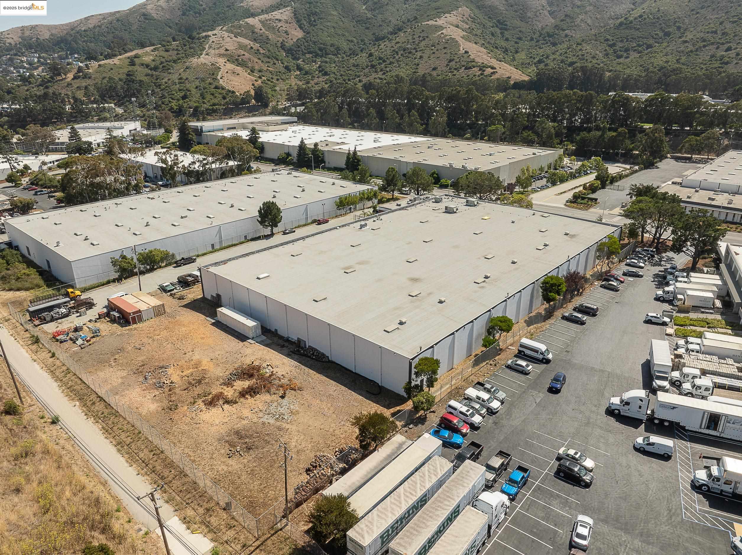 Detail Gallery Image 30 of 33 For 430 Valley Dr, Brisbane,  CA 94005 - – Beds | – Baths