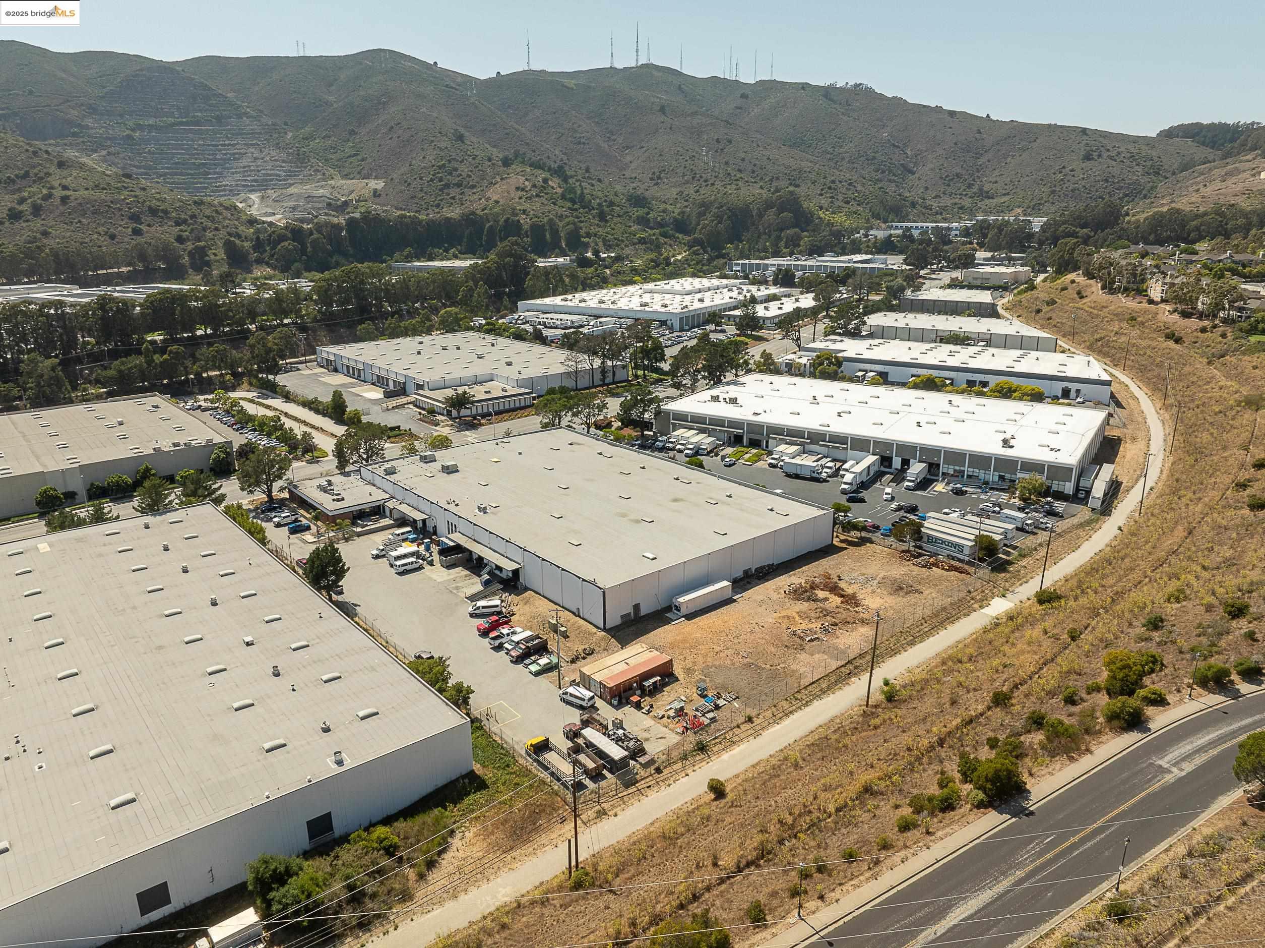 Detail Gallery Image 32 of 33 For 430 Valley Dr, Brisbane,  CA 94005 - – Beds | – Baths