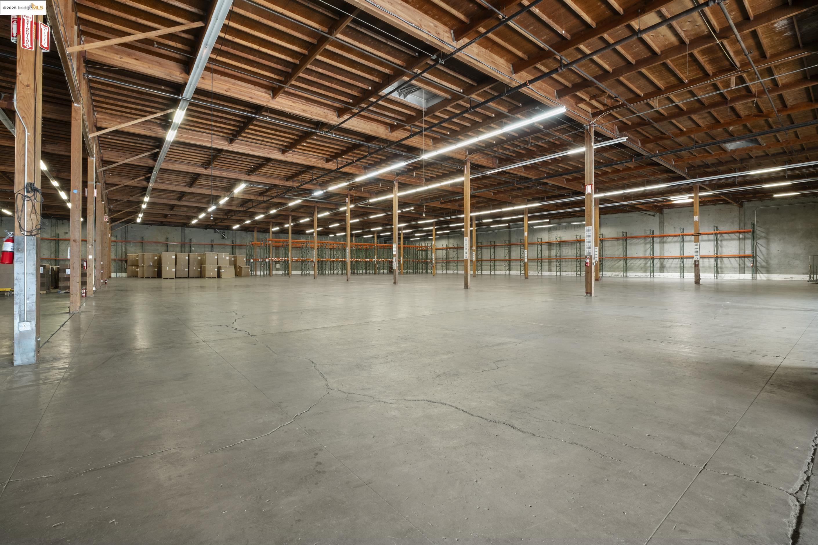 Detail Gallery Image 6 of 33 For 430 Valley Dr, Brisbane,  CA 94005 - – Beds | – Baths