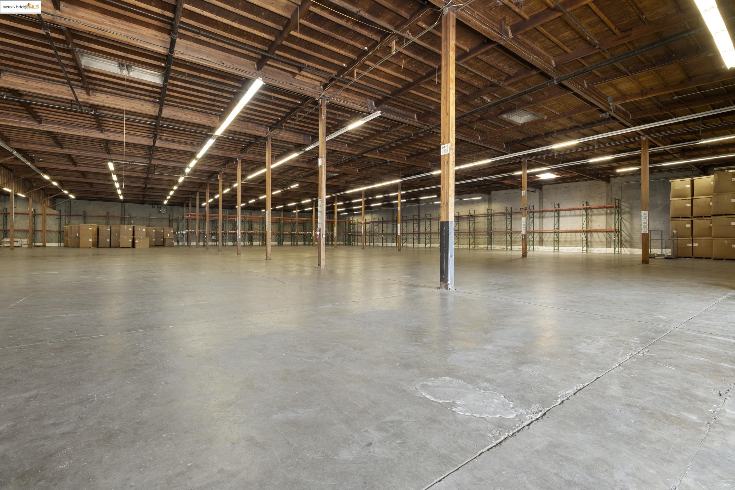 Detail Gallery Image 7 of 33 For 430 Valley Dr, Brisbane,  CA 94005 - – Beds | – Baths