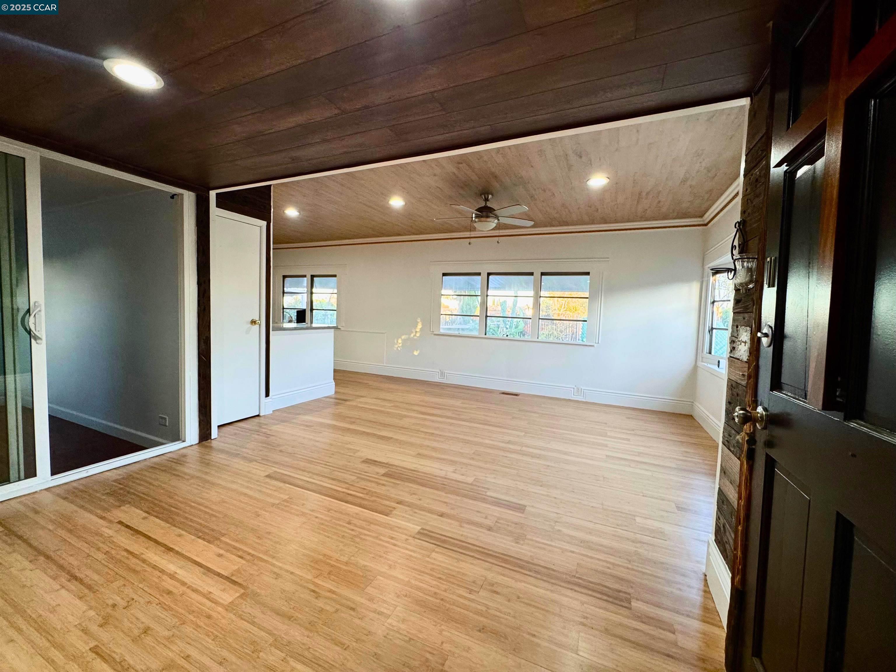 Detail Gallery Image 3 of 20 For 55 Pacifica Ave. #110,  Bay Point,  CA 94565 - 3 Beds | 1 Baths