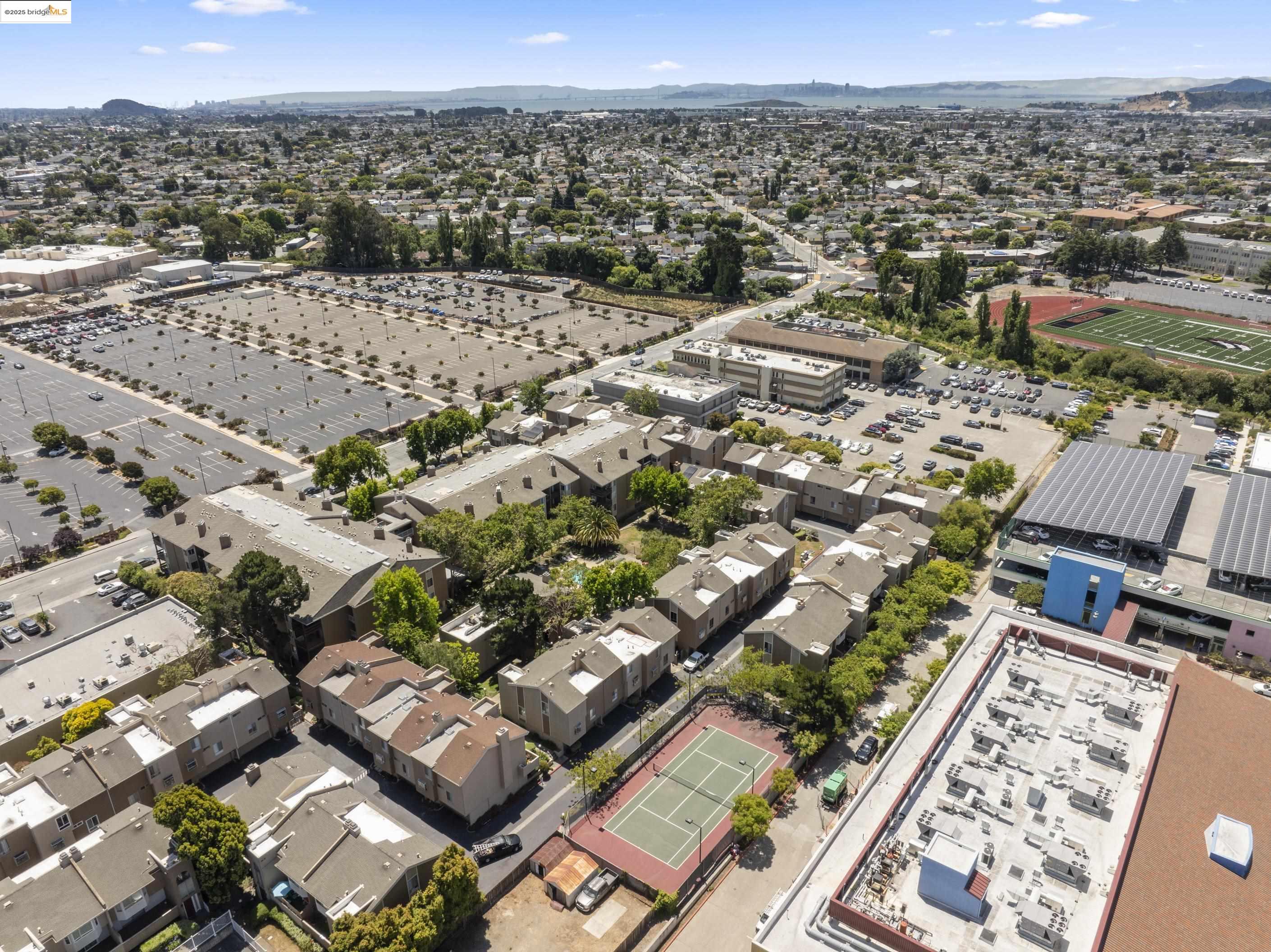 Detail Gallery Image 32 of 34 For 2121 Vale Rd #322,  San Pablo,  CA 94806 - 2 Beds | 2 Baths