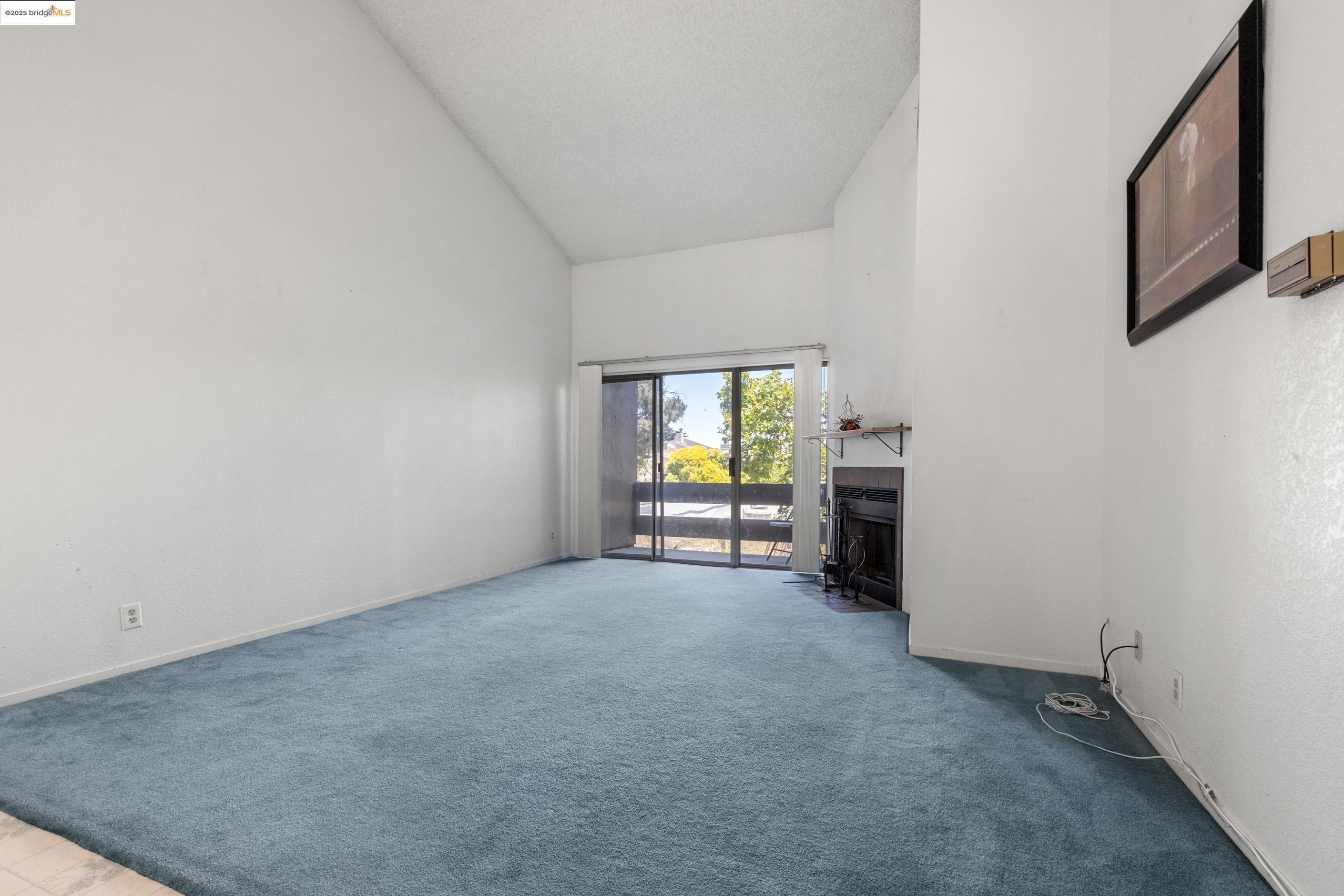 Detail Gallery Image 6 of 34 For 2121 Vale Rd #322,  San Pablo,  CA 94806 - 2 Beds | 2 Baths