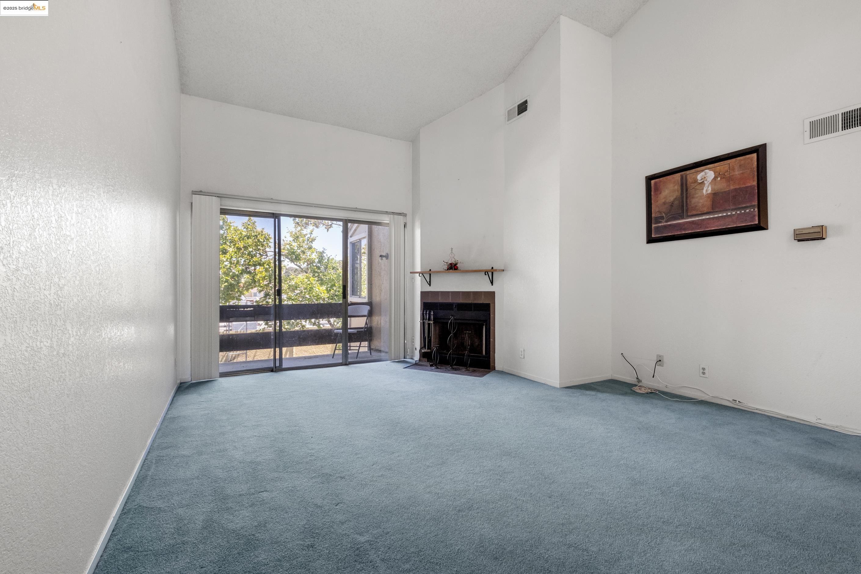 Detail Gallery Image 7 of 34 For 2121 Vale Rd #322,  San Pablo,  CA 94806 - 2 Beds | 2 Baths