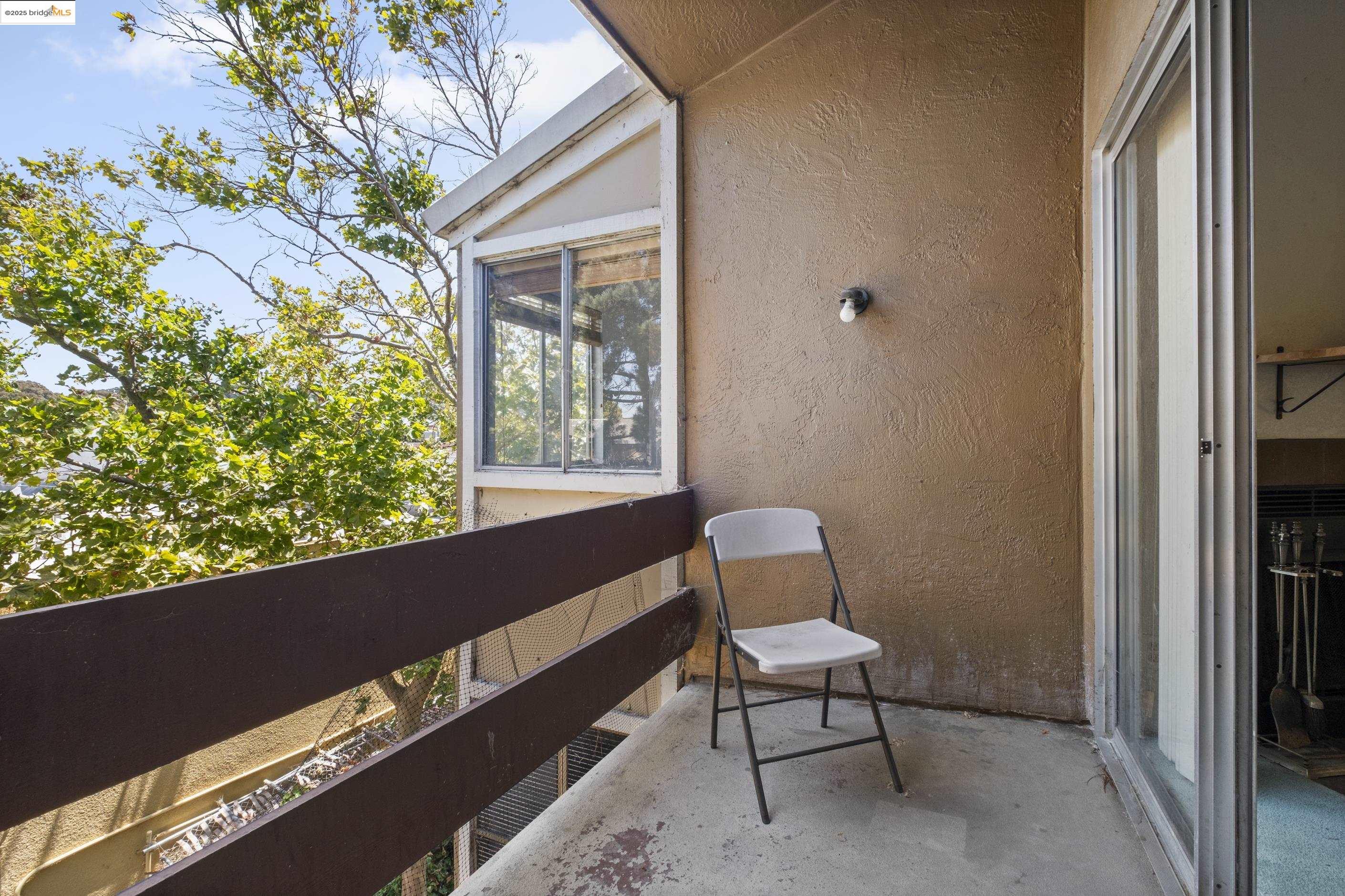 Detail Gallery Image 10 of 34 For 2121 Vale Rd #322,  San Pablo,  CA 94806 - 2 Beds | 2 Baths