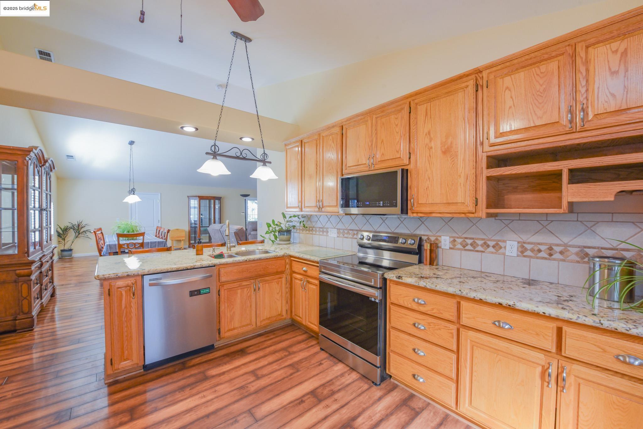 Detail Gallery Image 13 of 45 For 10626 River Oak Ct, Jamestown,  CA 95327 - 3 Beds | 2 Baths