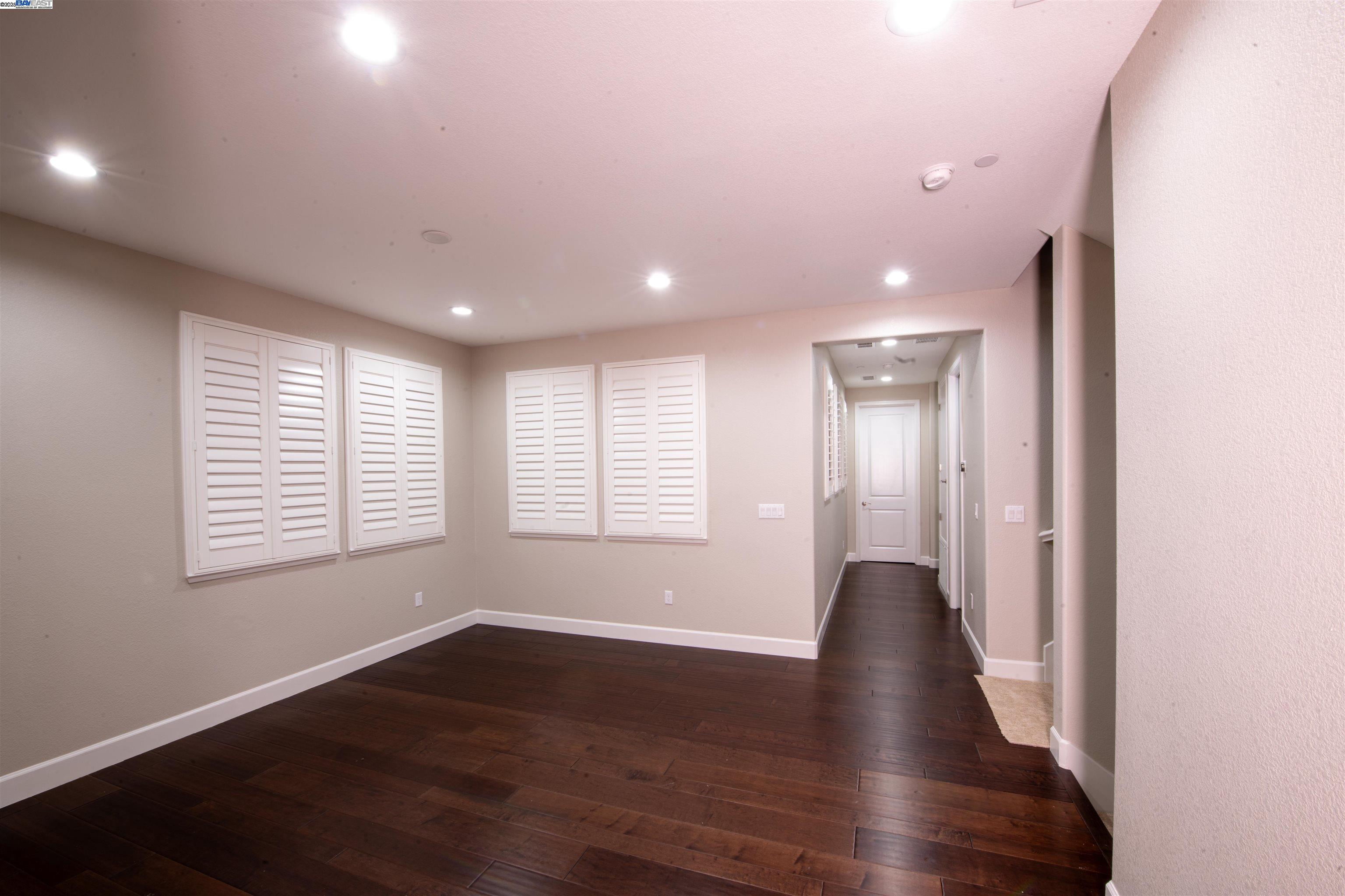 Detail Gallery Image 8 of 41 For 7212 Mount Veeder Road, Dublin,  CA 94568 - 5 Beds | 4/1 Baths