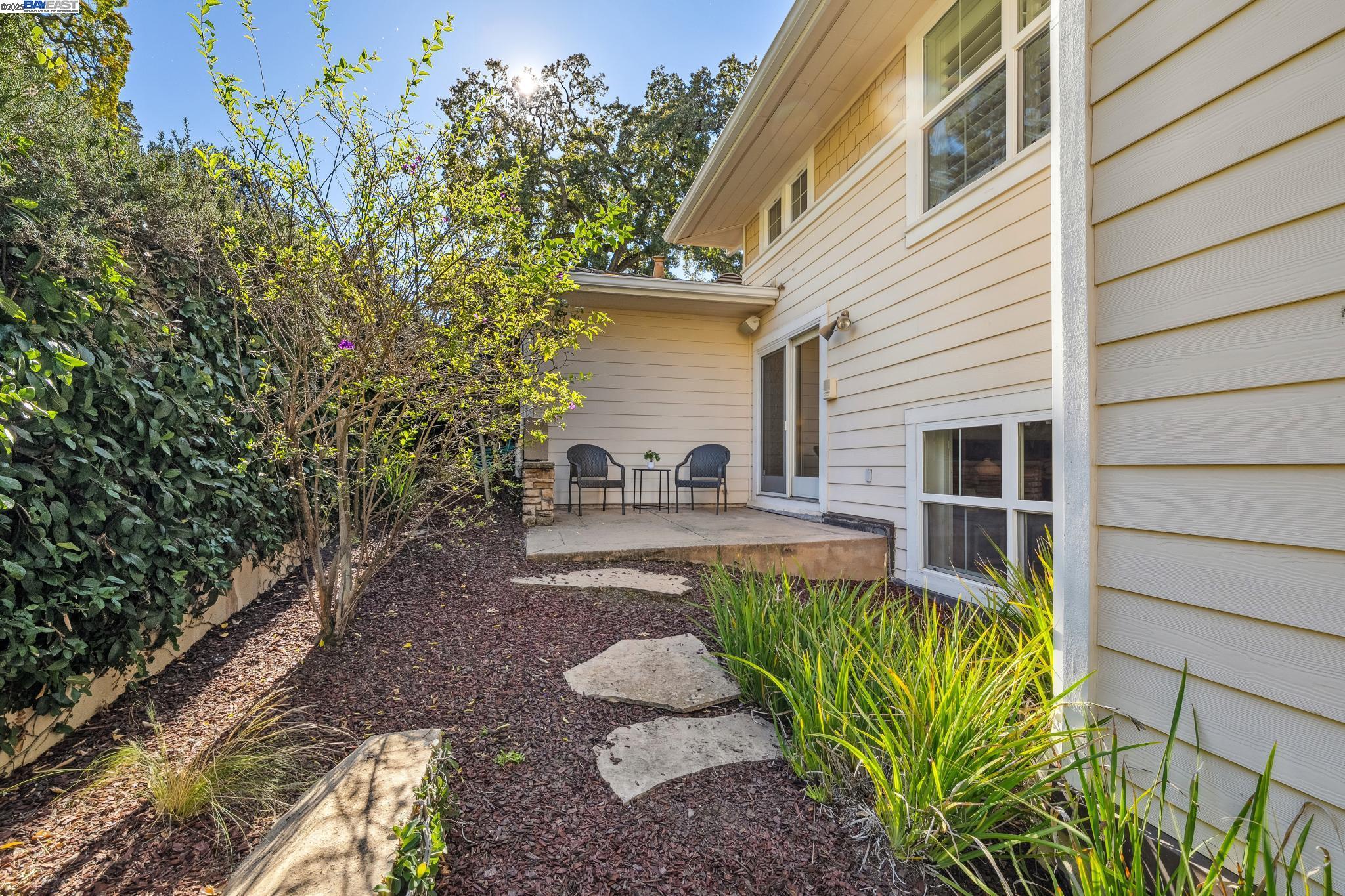 Detail Gallery Image 30 of 60 For 125 Mystic Pl, Alamo,  CA 94507 - 5 Beds | 4/1 Baths