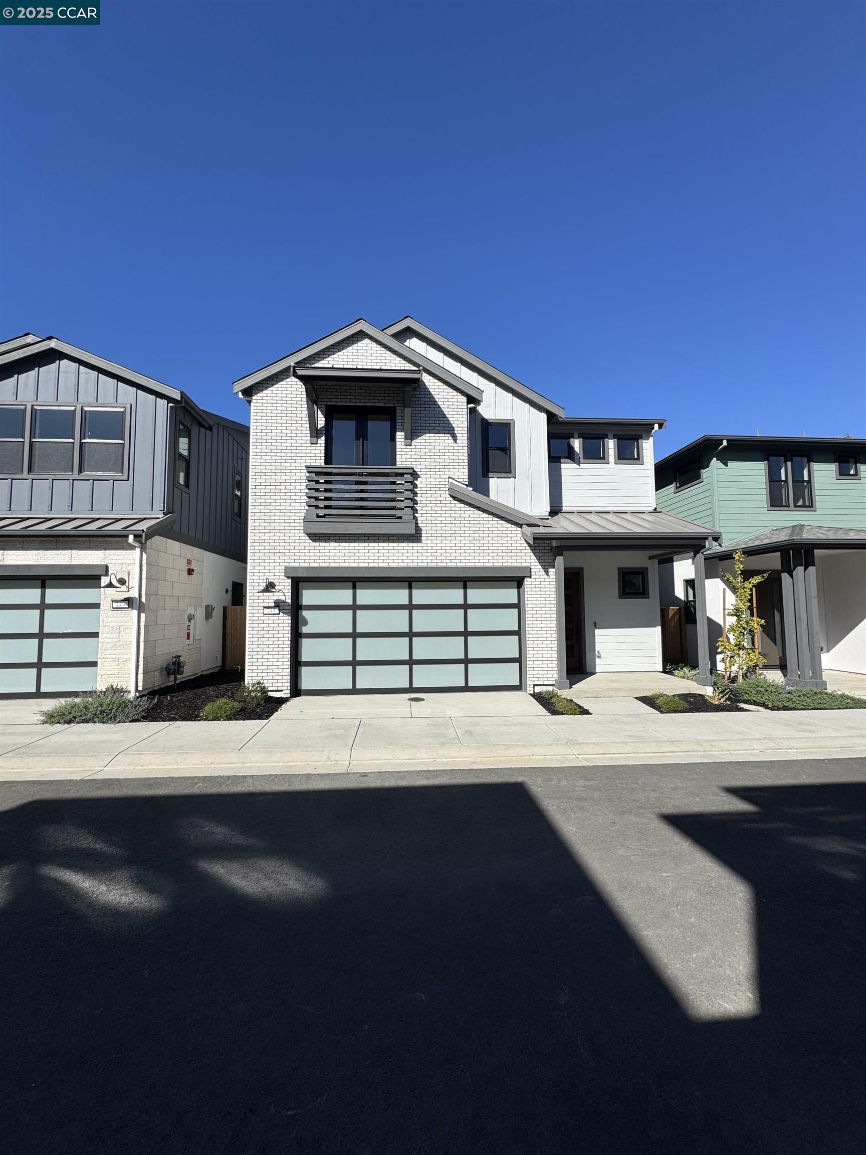 Front Image Thumbnail for CC41116712