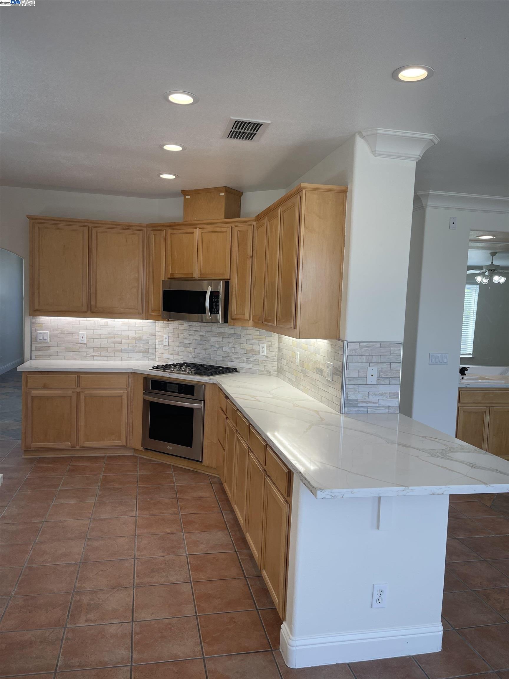 Detail Gallery Image 17 of 33 For 2432 Tennis Ln, Tracy,  CA 95377 - 5 Beds | 3 Baths