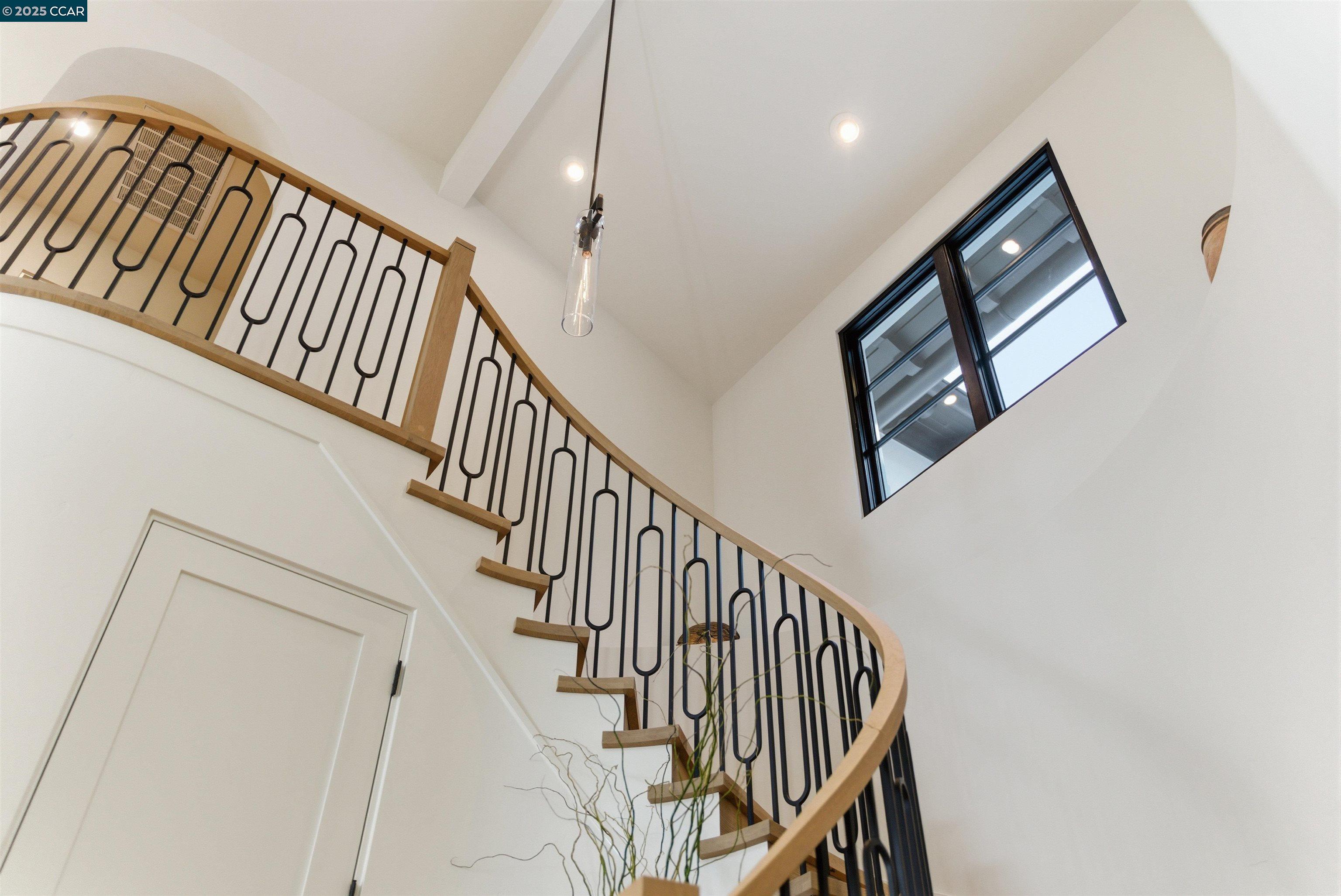 Detail Gallery Image 34 of 60 For 11 Xavier Ct, Alamo,  CA 94507 - 6 Beds | 6/2 Baths