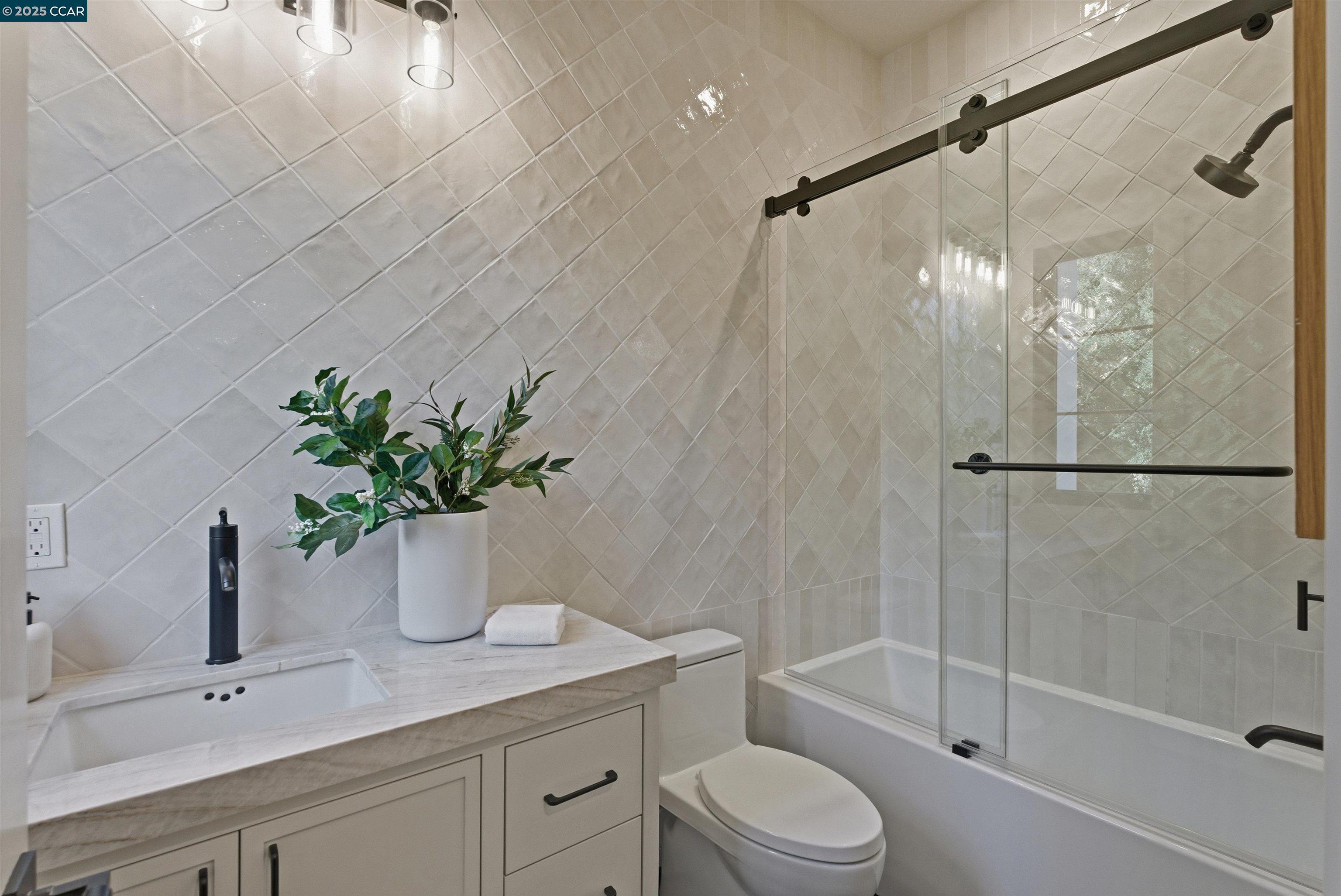Detail Gallery Image 37 of 60 For 11 Xavier Ct, Alamo,  CA 94507 - 6 Beds | 6/2 Baths