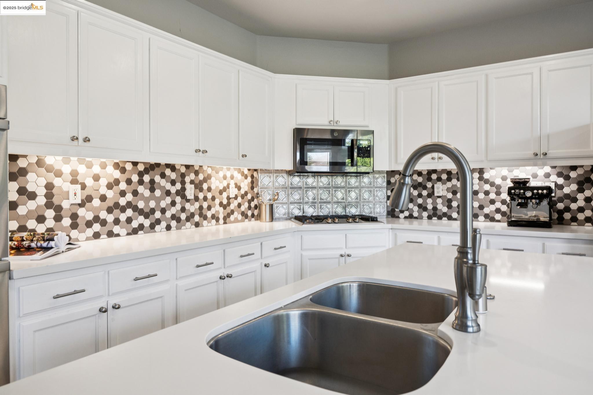 Detail Gallery Image 17 of 53 For 568 Cattail Ct, American Canyon,  CA 94503 - 5 Beds | 3 Baths