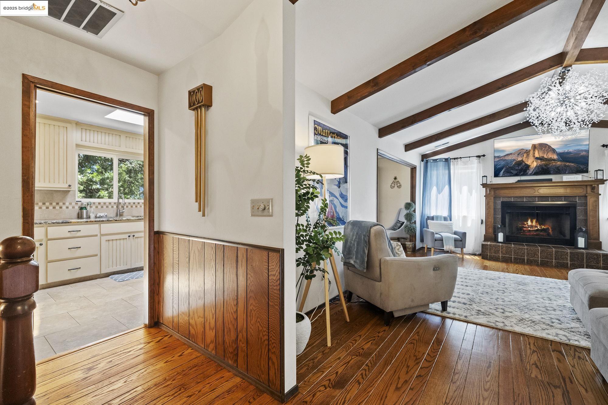 Detail Gallery Image 5 of 44 For 24725 Prospector Dr, Mi Wuk Village,  CA 95346 - 4 Beds | 3 Baths