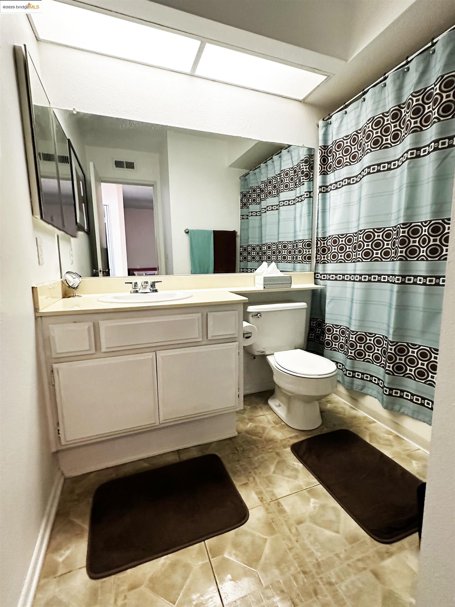 Detail Gallery Image 2 of 18 For 13305 Meyer Rd #B,  Whittier,  CA 90605 - 3 Beds | 3 Baths