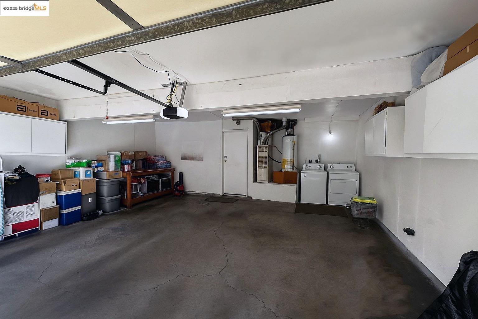 Detail Gallery Image 3 of 18 For 13305 Meyer Rd #B,  Whittier,  CA 90605 - 3 Beds | 3 Baths