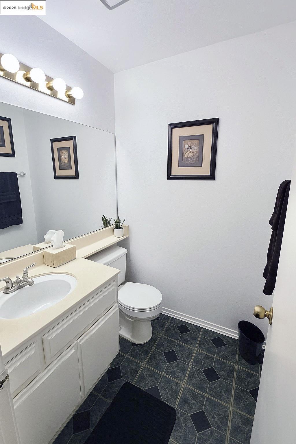 Detail Gallery Image 4 of 18 For 13305 Meyer Rd #B,  Whittier,  CA 90605 - 3 Beds | 3 Baths