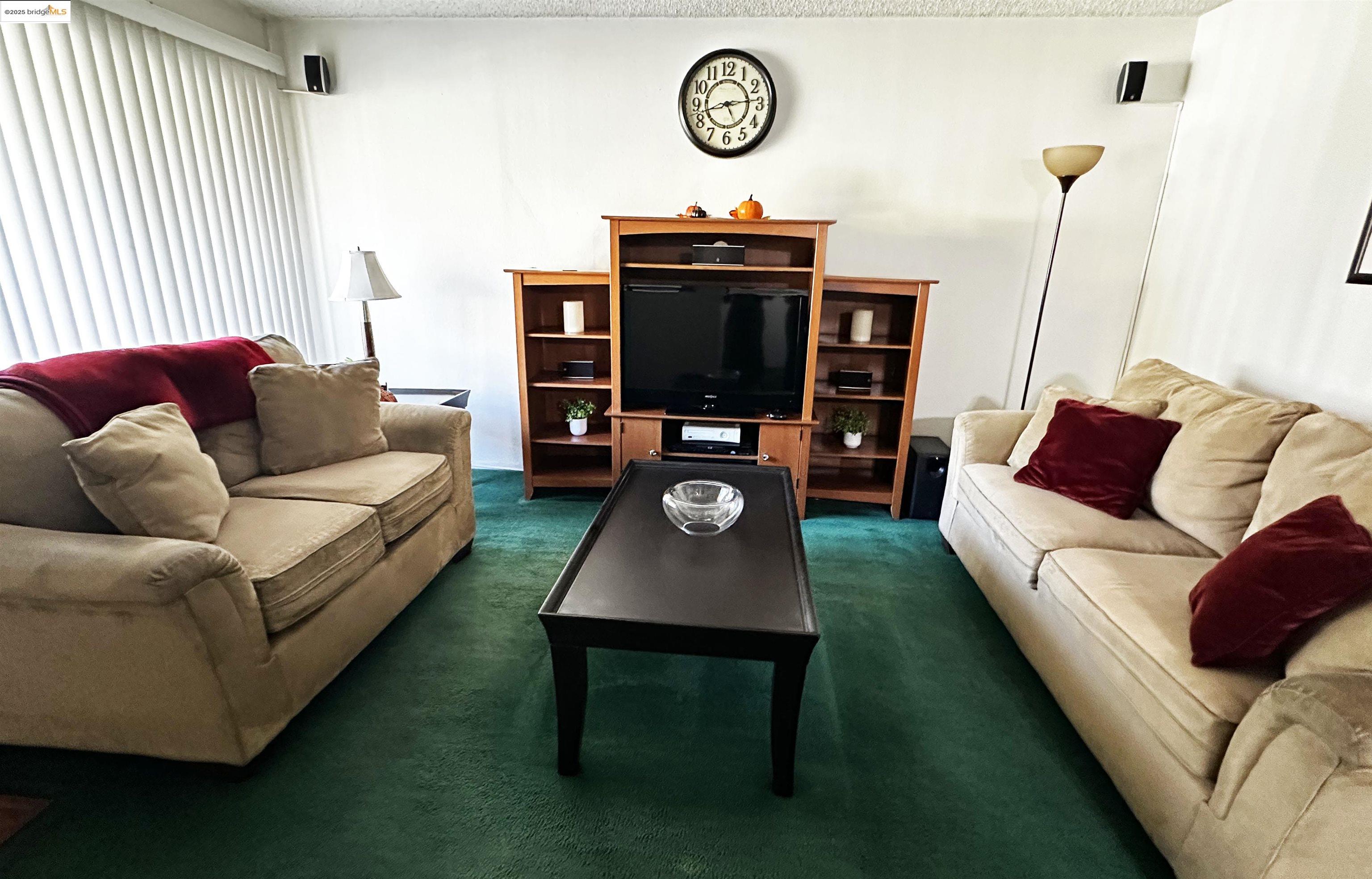 Detail Gallery Image 8 of 18 For 13305 Meyer Rd #B,  Whittier,  CA 90605 - 3 Beds | 3 Baths