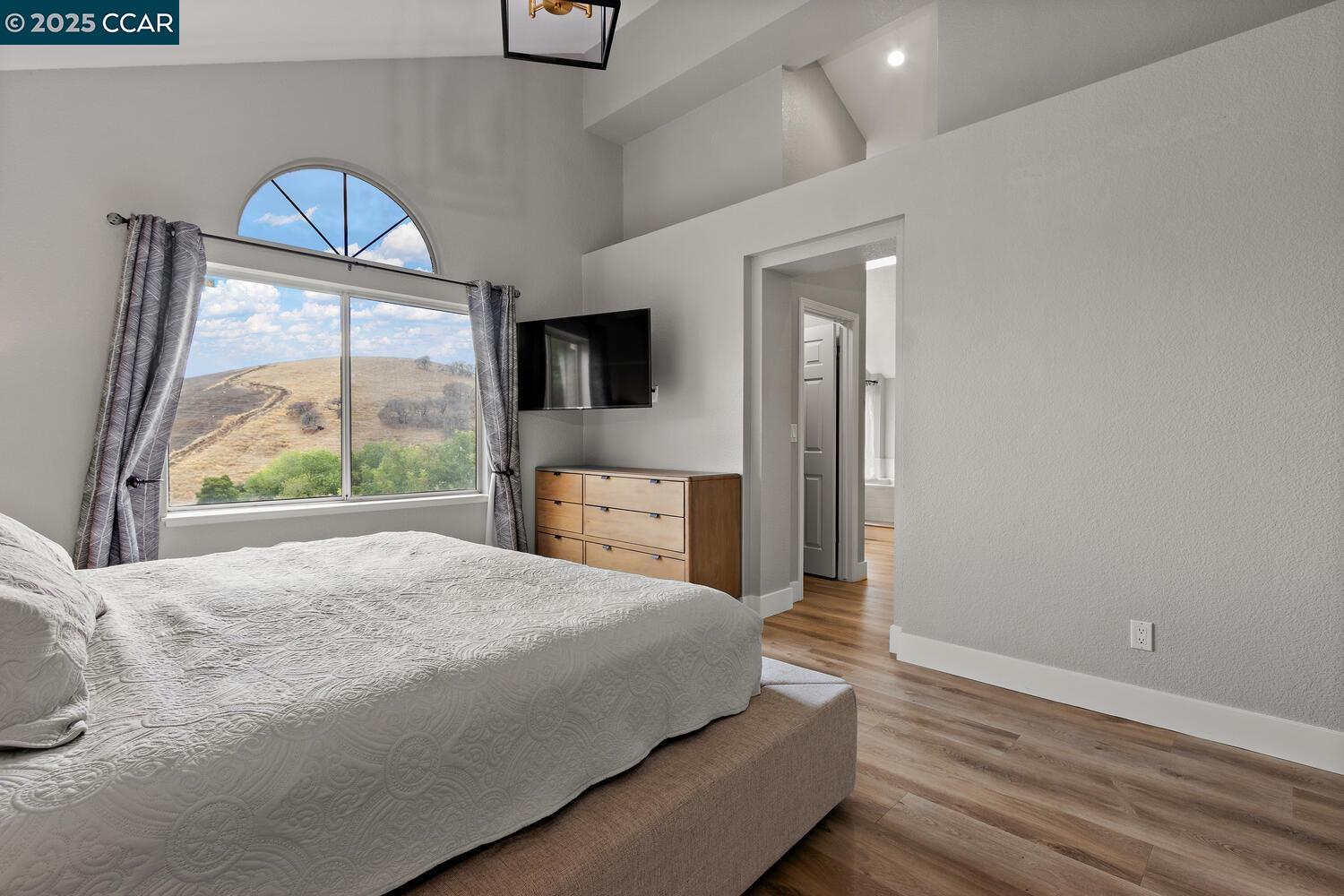 Detail Gallery Image 25 of 42 For 3127 Cherry Valley Cir, Fairfield,  CA 94534 - 4 Beds | 2/1 Baths