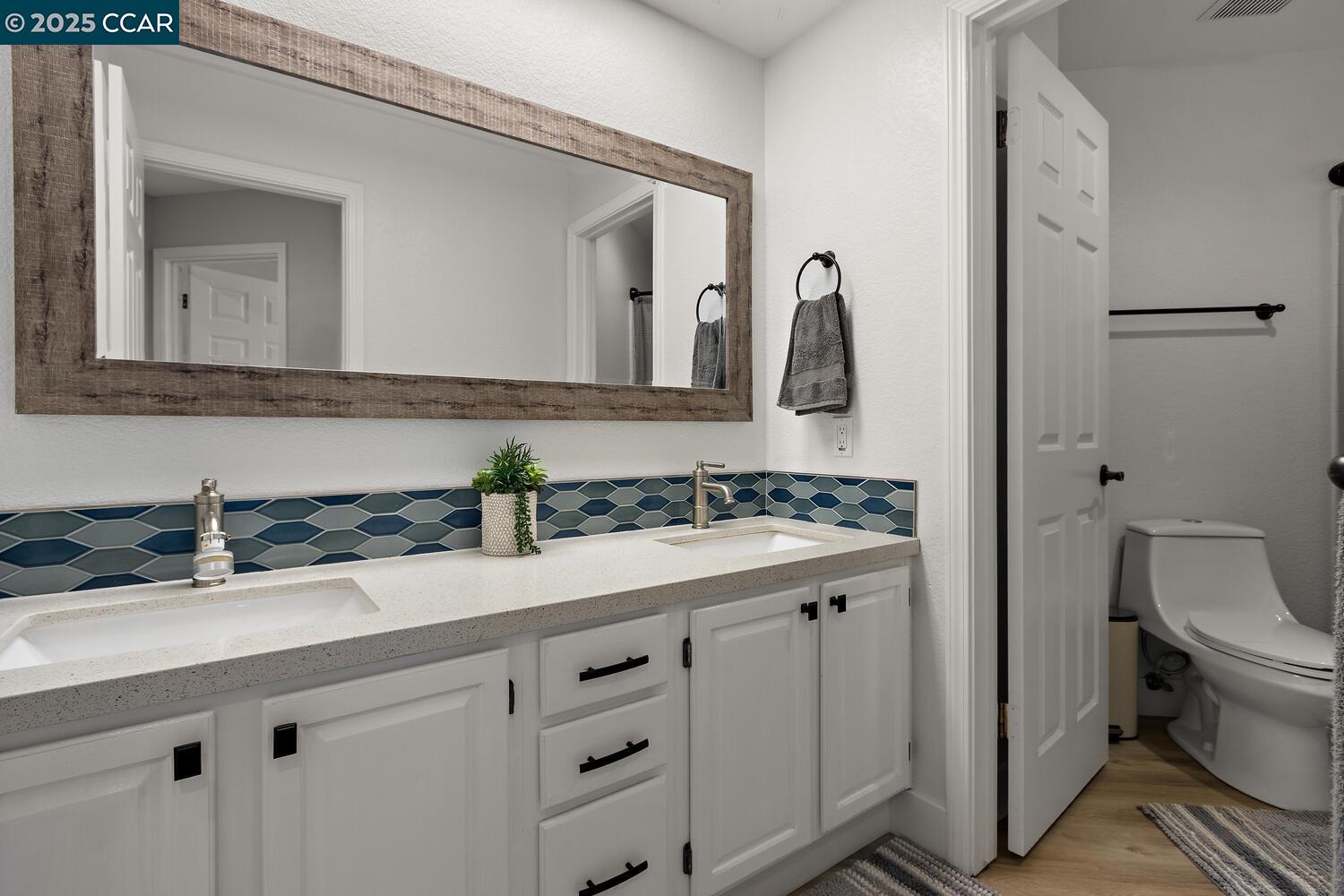 Detail Gallery Image 31 of 42 For 3127 Cherry Valley Cir, Fairfield,  CA 94534 - 4 Beds | 2/1 Baths