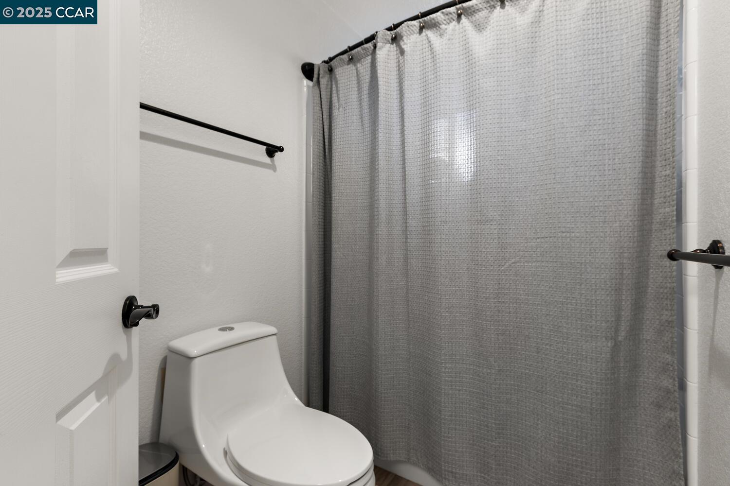 Detail Gallery Image 32 of 42 For 3127 Cherry Valley Cir, Fairfield,  CA 94534 - 4 Beds | 2/1 Baths