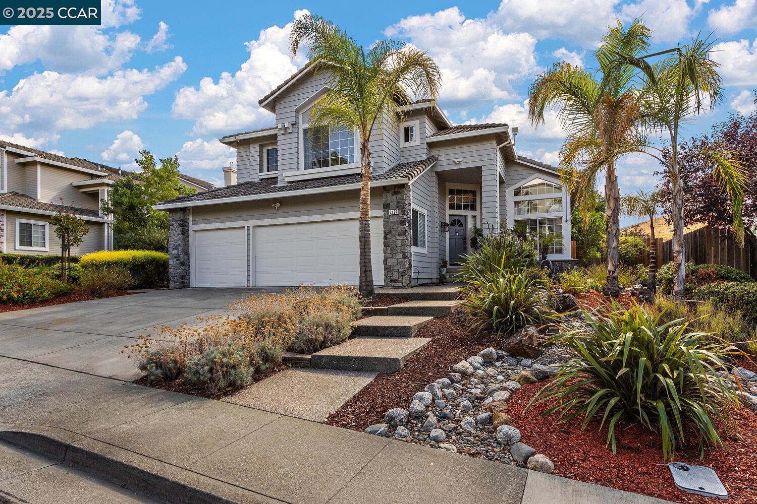 Detail Gallery Image 5 of 42 For 3127 Cherry Valley Cir, Fairfield,  CA 94534 - 4 Beds | 2/1 Baths