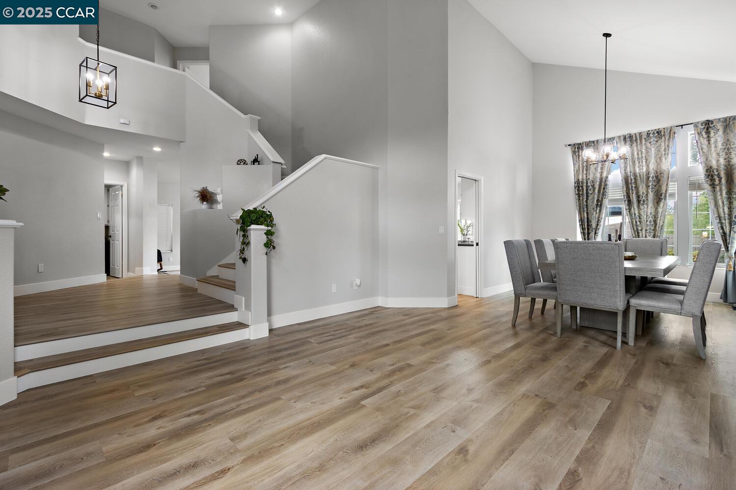 Detail Gallery Image 10 of 42 For 3127 Cherry Valley Cir, Fairfield,  CA 94534 - 4 Beds | 2/1 Baths