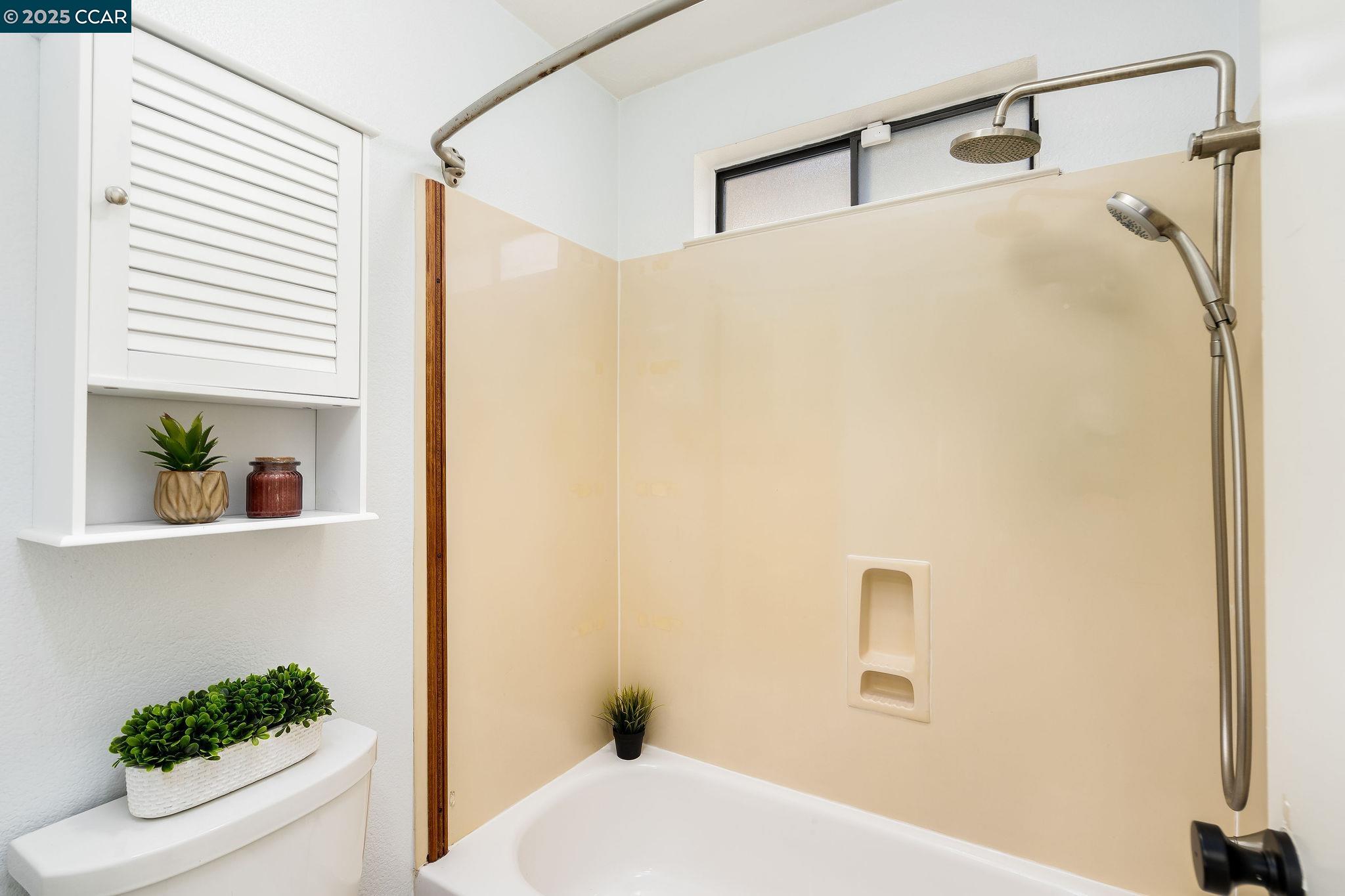Detail Gallery Image 13 of 27 For 1722 S Villa Way, Walnut Creek,  CA 94595 - 2 Beds | 1/1 Baths