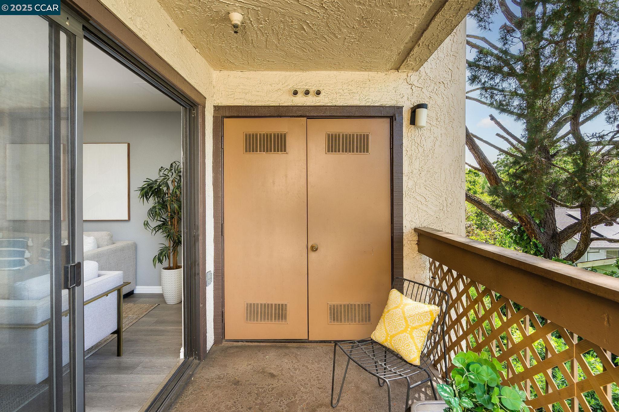 Detail Gallery Image 20 of 27 For 1722 S Villa Way, Walnut Creek,  CA 94595 - 2 Beds | 1/1 Baths
