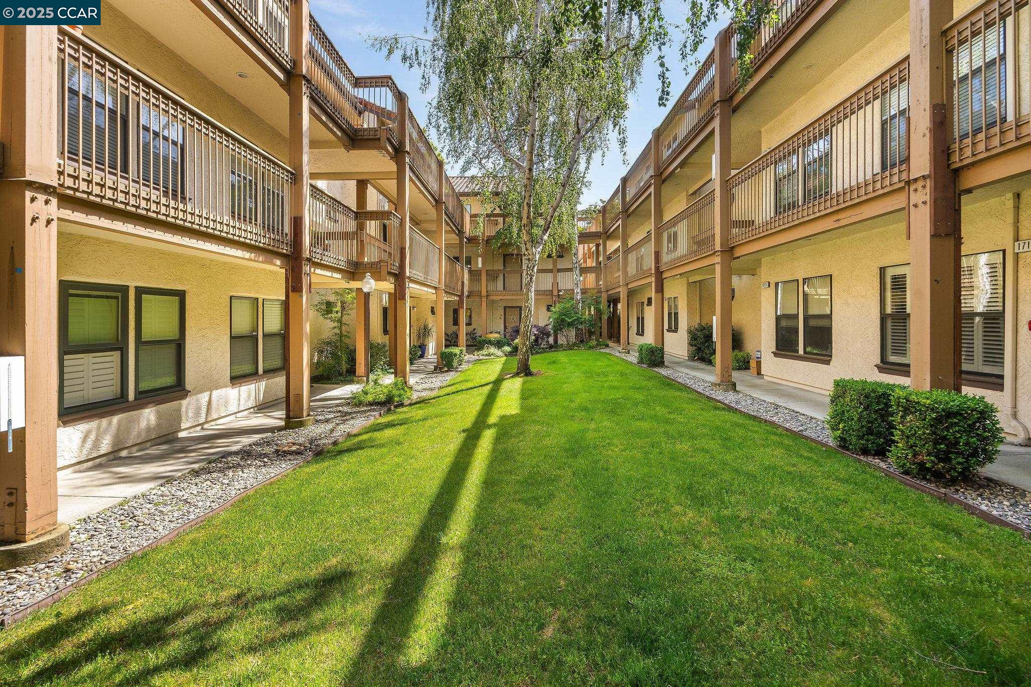 Detail Gallery Image 24 of 27 For 1722 S Villa Way, Walnut Creek,  CA 94595 - 2 Beds | 1/1 Baths