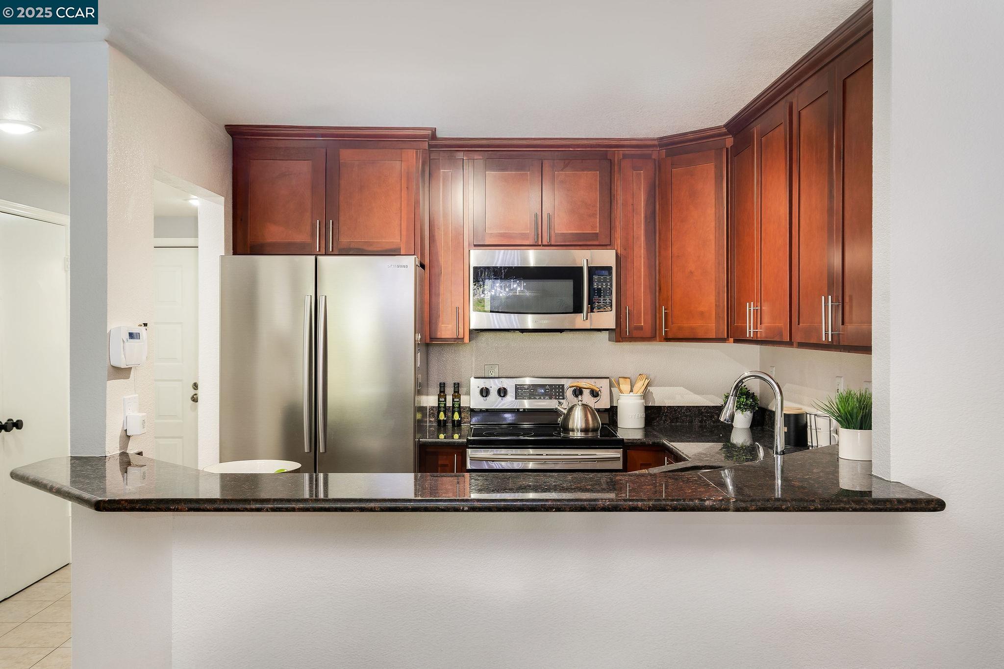 Detail Gallery Image 6 of 27 For 1722 S Villa Way, Walnut Creek,  CA 94595 - 2 Beds | 1/1 Baths