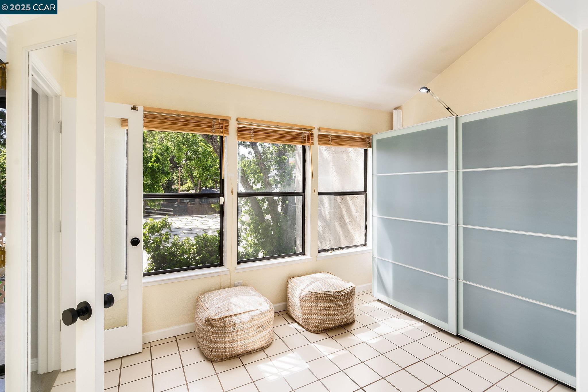 Detail Gallery Image 10 of 27 For 1722 S Villa Way, Walnut Creek,  CA 94595 - 2 Beds | 1/1 Baths