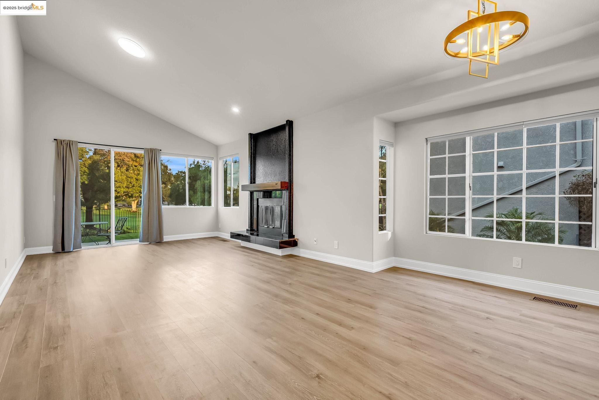 Detail Gallery Image 11 of 45 For 2301 Firwood Court, Discovery Bay,  CA 94505 - 2 Beds | 2 Baths