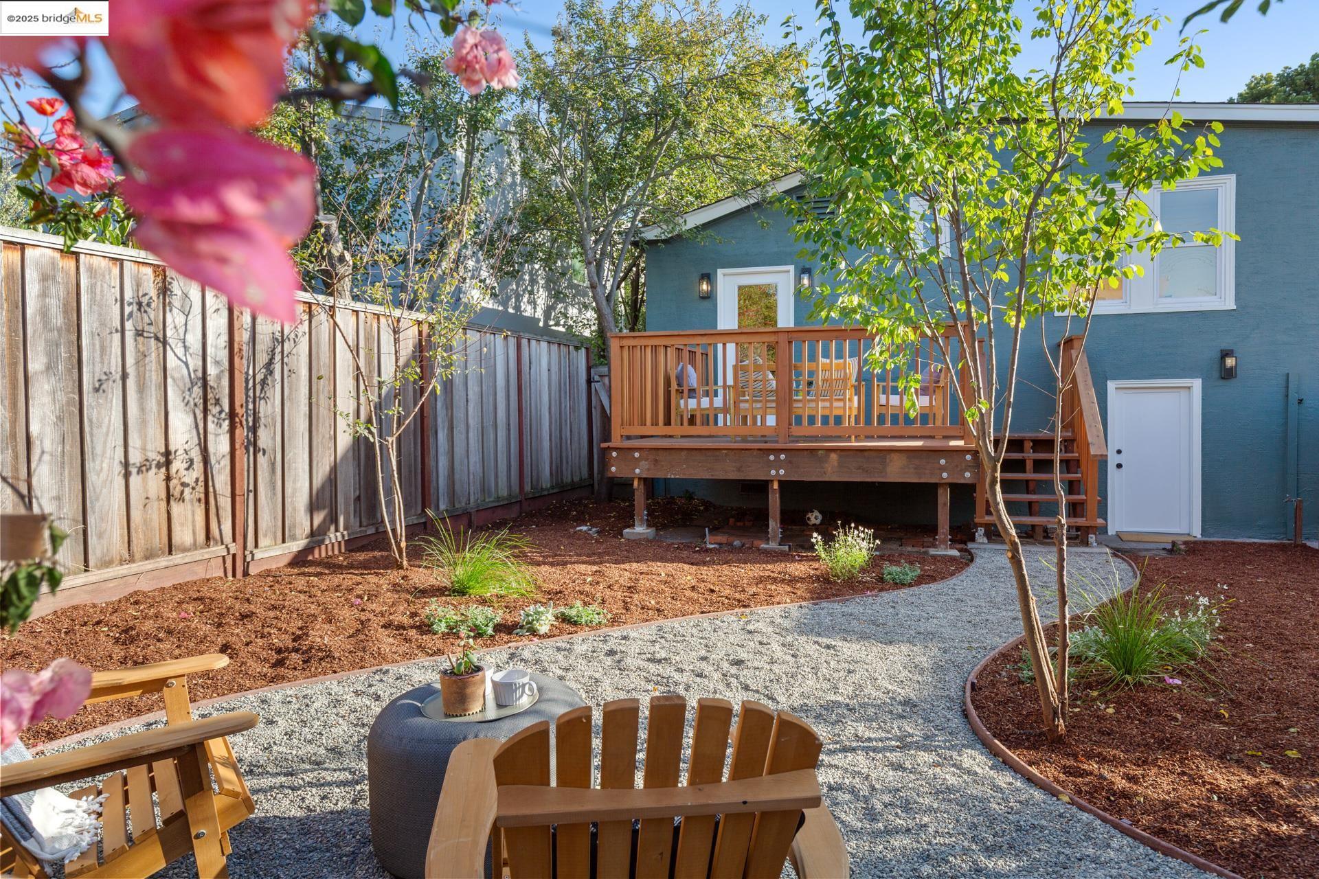 Detail Gallery Image 25 of 25 For 558 North St, Oakland,  CA 94609 - 2 Beds | 1/1 Baths