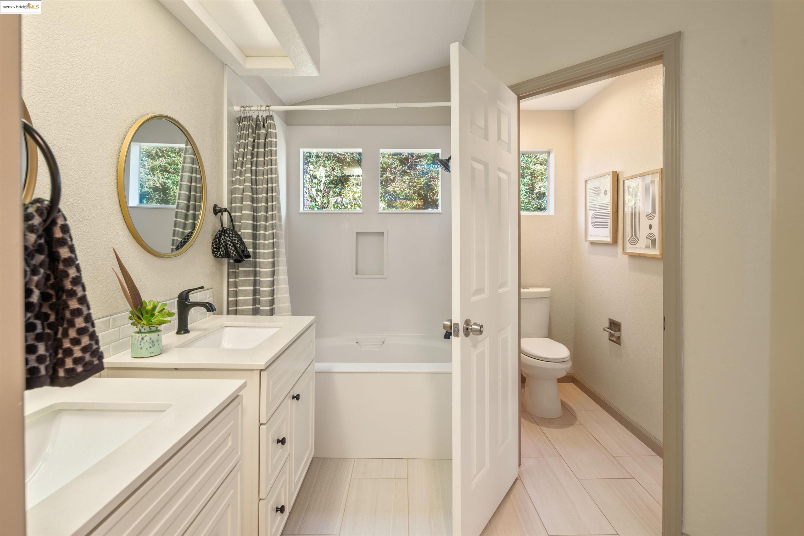 Detail Gallery Image 34 of 60 For 35 Southwind Cir, Richmond,  CA 94804 - 4 Beds | 2/1 Baths