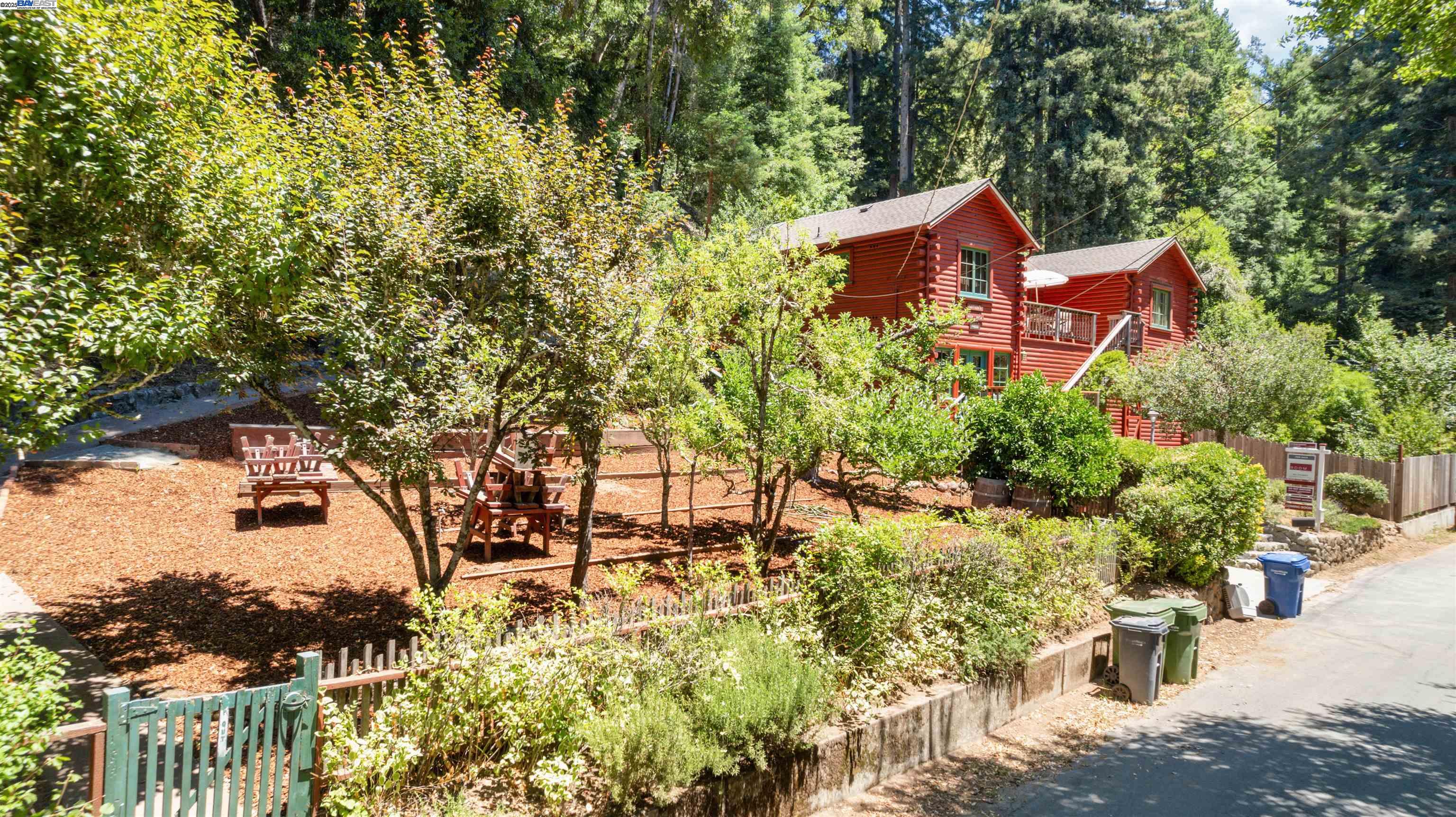 Detail Gallery Image 25 of 41 For 14800 Virginia Ave, Boulder Creek,  CA 95006 - 4 Beds | 3 Baths