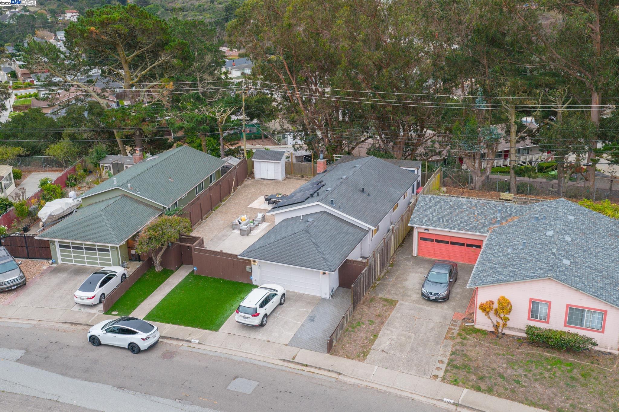 Detail Gallery Image 2 of 47 For 2771 Fleetwood Drive, San Bruno,  CA 94066 - 3 Beds | 2 Baths