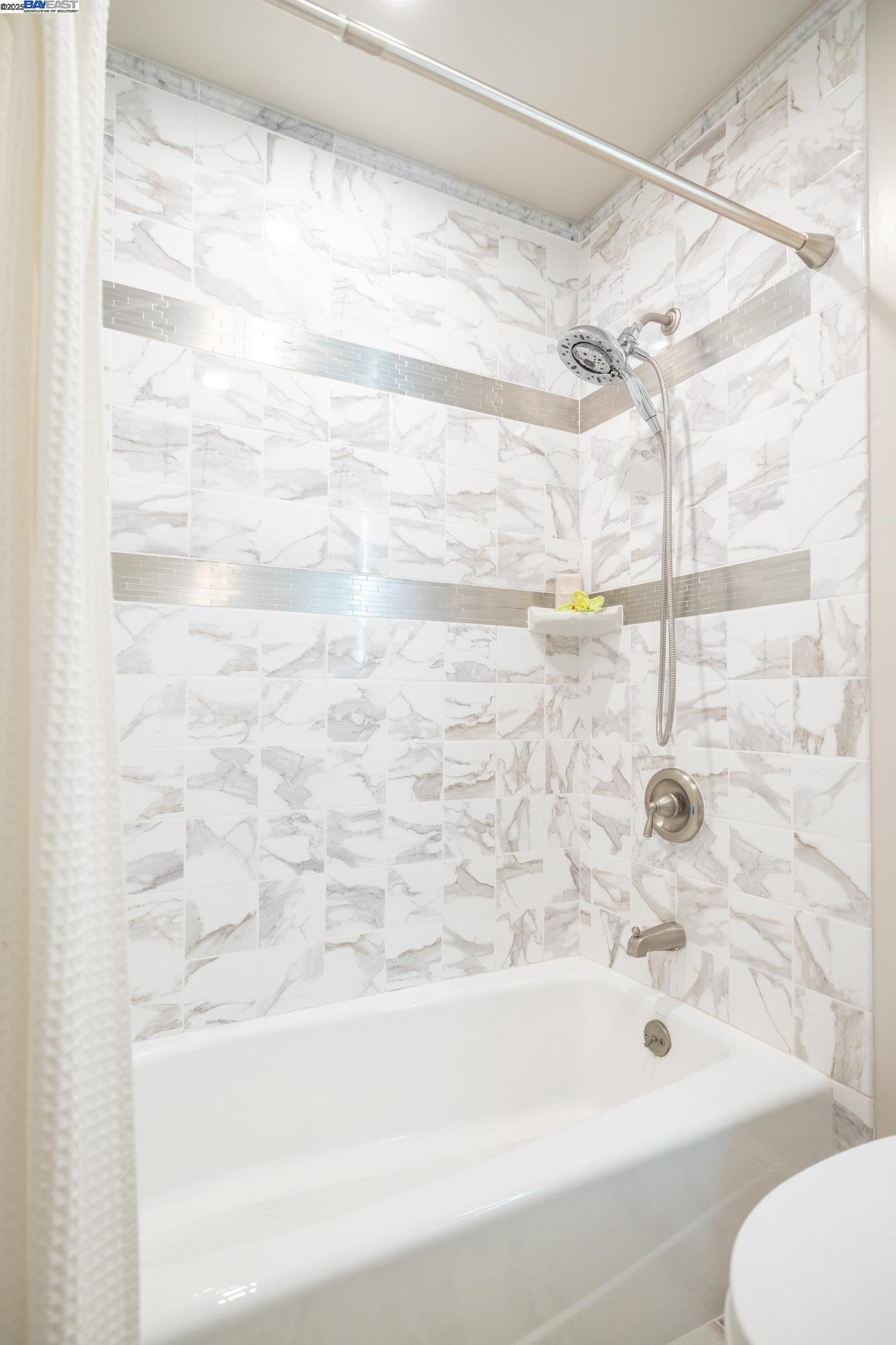 Detail Gallery Image 20 of 47 For 2771 Fleetwood Drive, San Bruno,  CA 94066 - 3 Beds | 2 Baths