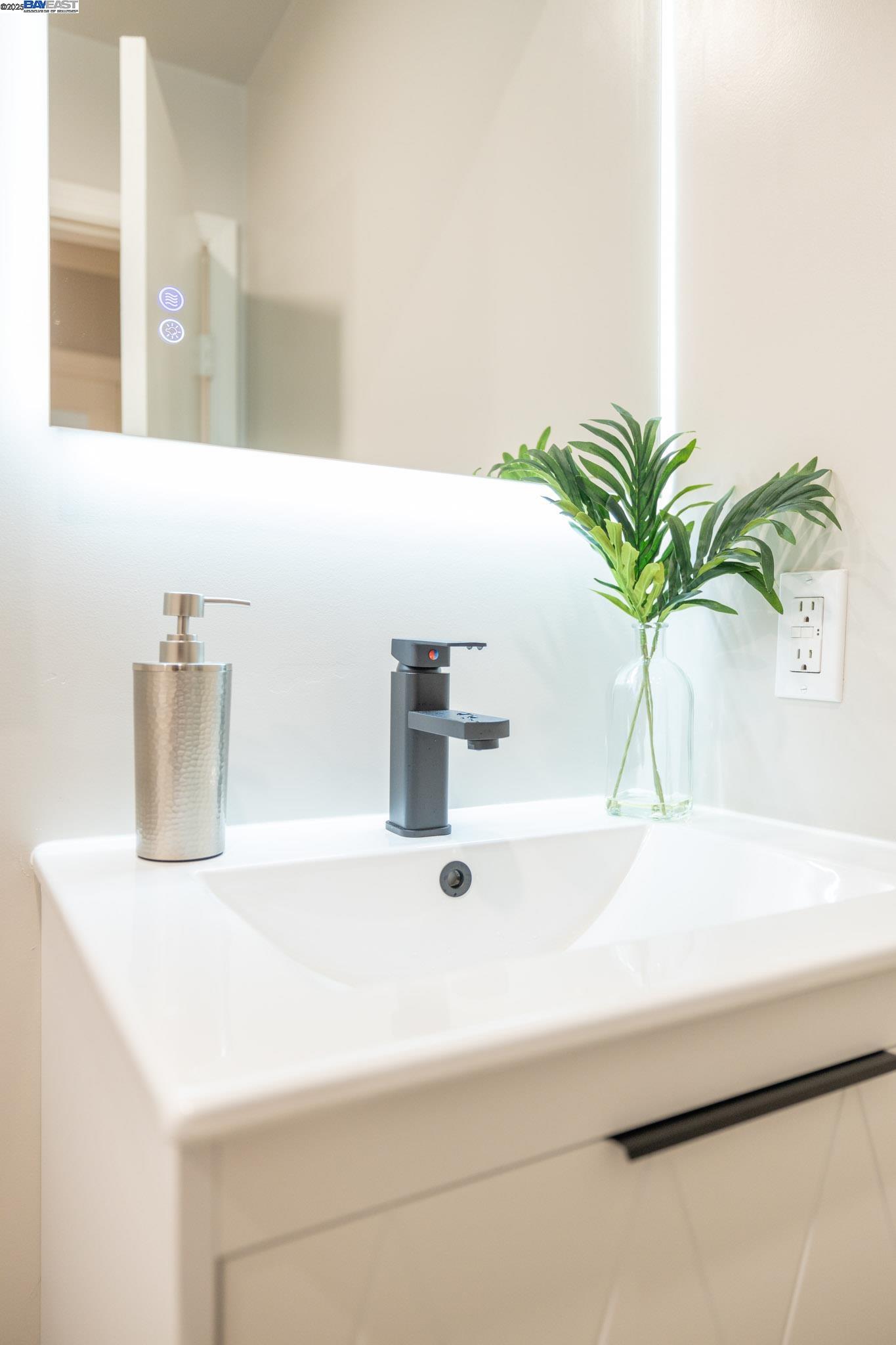 Detail Gallery Image 30 of 47 For 2771 Fleetwood Drive, San Bruno,  CA 94066 - 3 Beds | 2 Baths