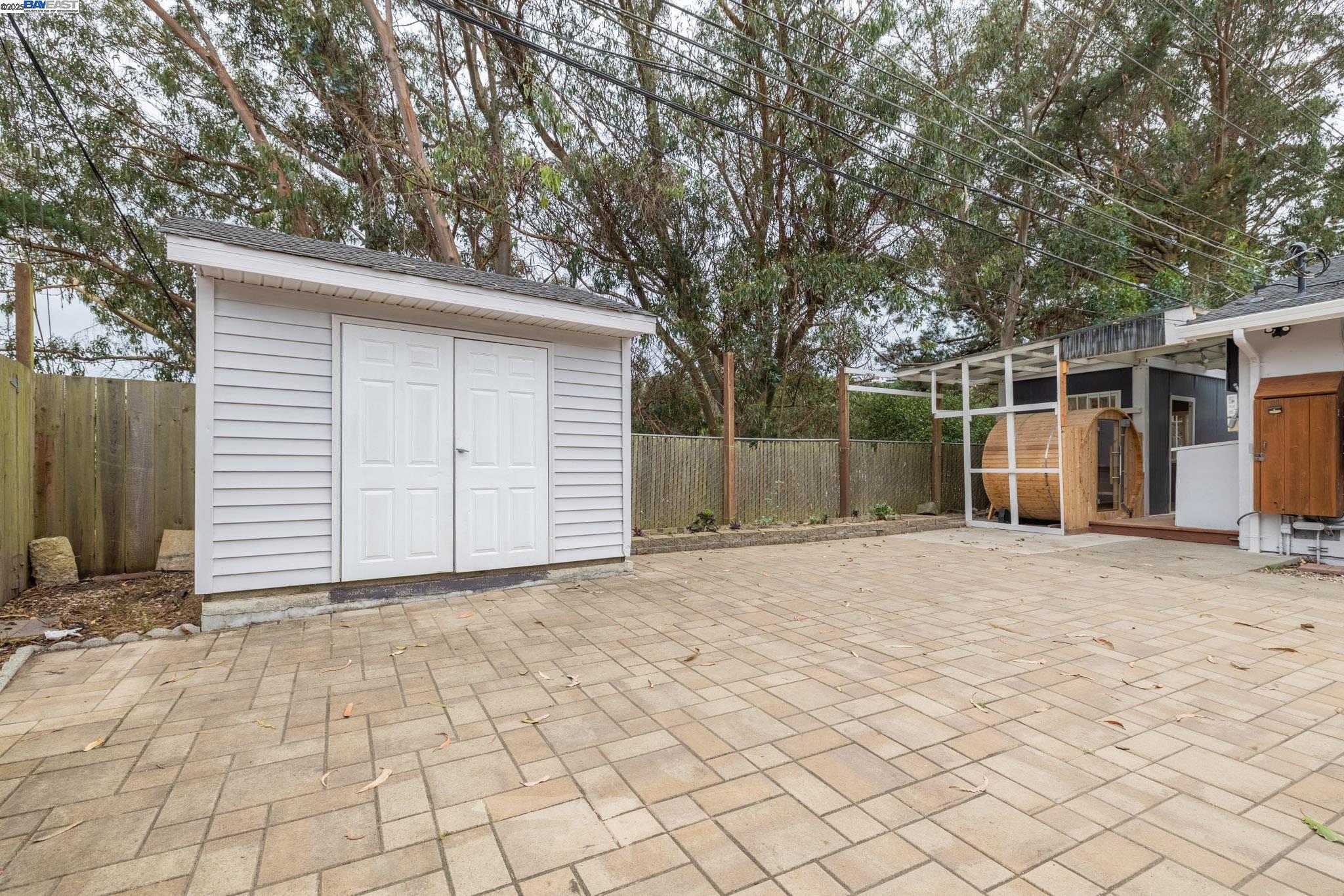 Detail Gallery Image 39 of 47 For 2771 Fleetwood Drive, San Bruno,  CA 94066 - 3 Beds | 2 Baths