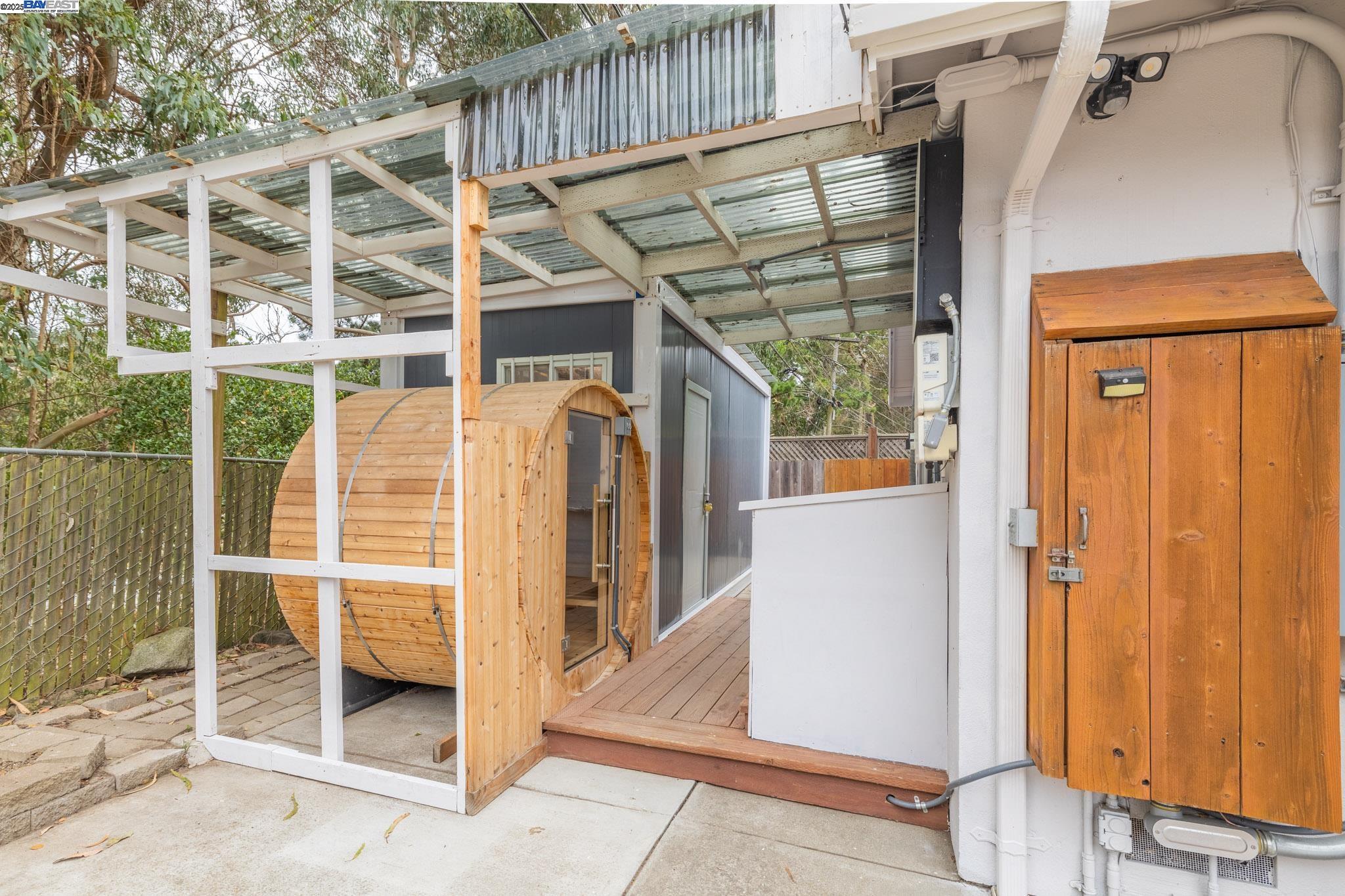 Detail Gallery Image 41 of 47 For 2771 Fleetwood Drive, San Bruno,  CA 94066 - 3 Beds | 2 Baths