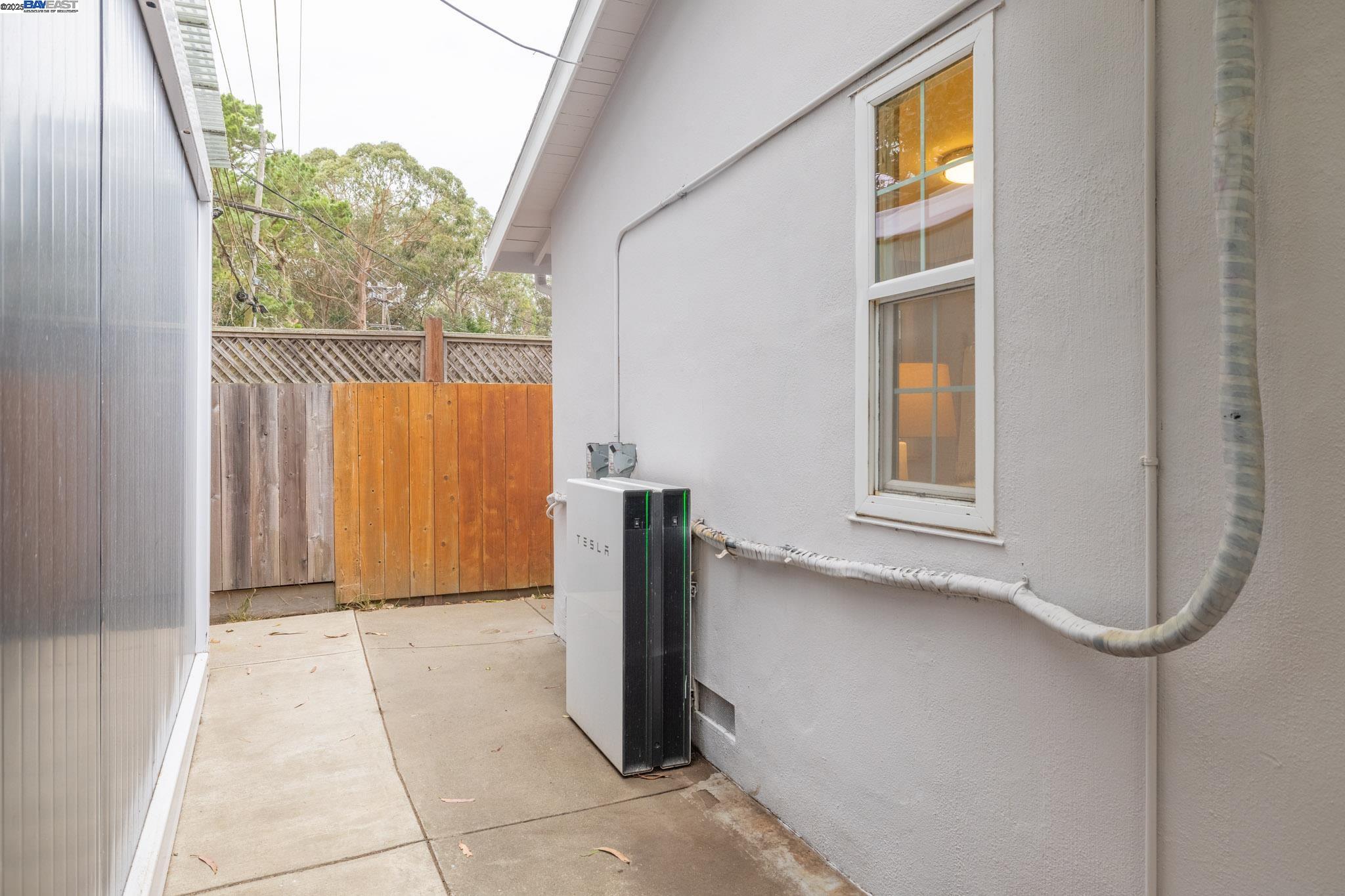 Detail Gallery Image 43 of 47 For 2771 Fleetwood Drive, San Bruno,  CA 94066 - 3 Beds | 2 Baths